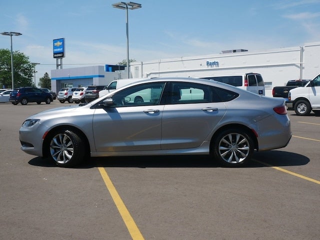 Used 2016 Chrysler 200 S with VIN 1C3CCCBB2GN170611 for sale in Fridley, Minnesota
