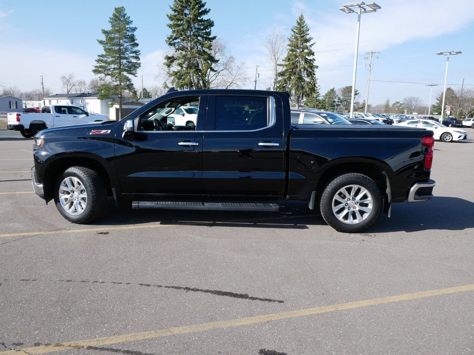 Used 2019 Chevrolet Silverado 1500 LTZ with VIN 1GCUYGED8KZ422787 for sale in Fridley, Minnesota