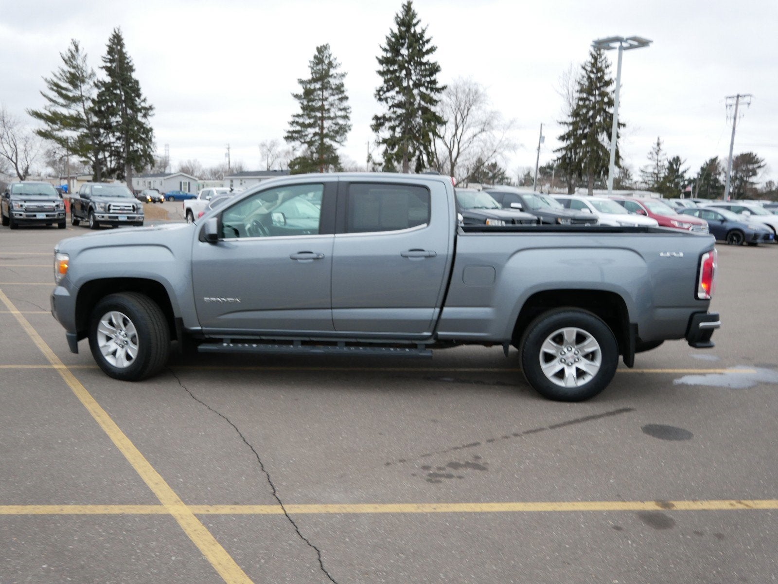 Used 2018 GMC Canyon SLE with VIN 1GTP6CE1XJ1233119 for sale in Fridley, Minnesota