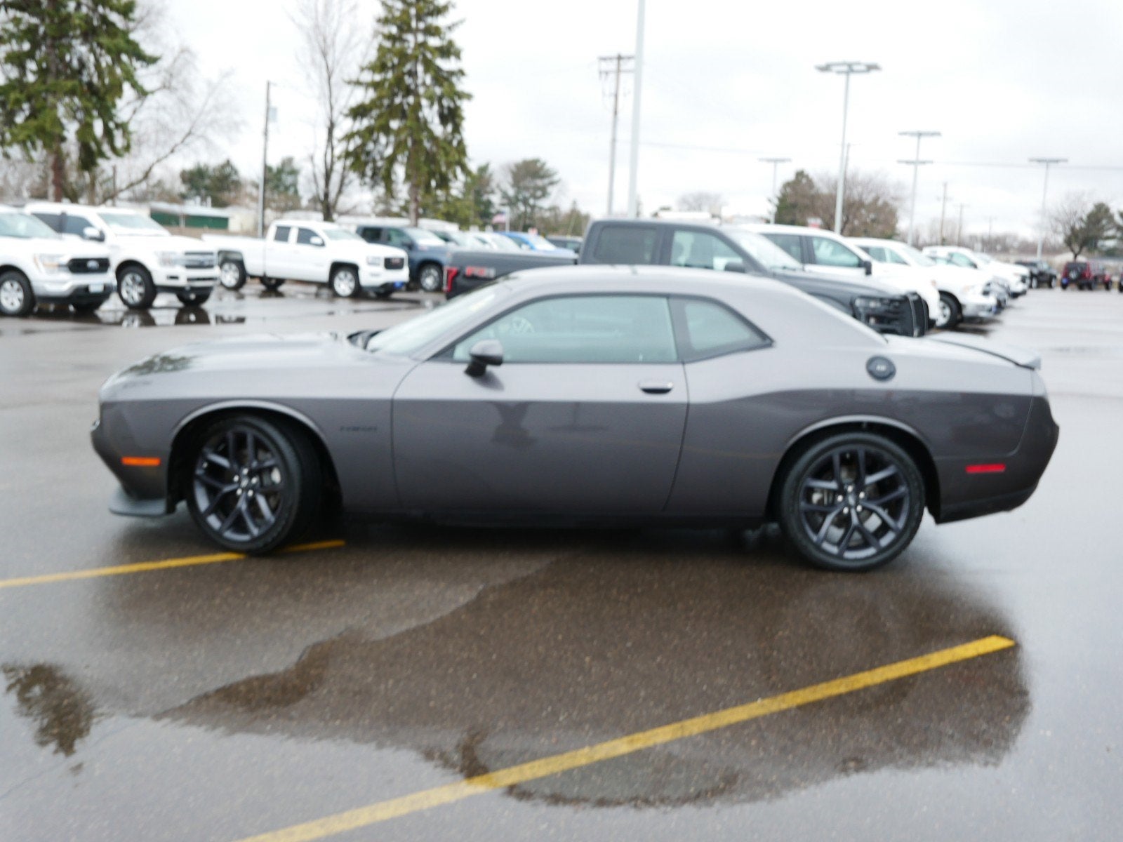 Used 2022 Dodge Challenger R/T with VIN 2C3CDZBT2NH234032 for sale in Fridley, Minnesota