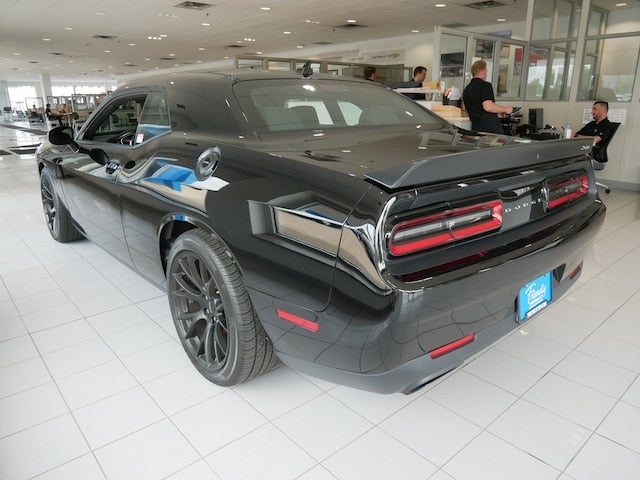 Used 2016 Dodge Challenger SRT with VIN 2C3CDZC9XGH335406 for sale in Fridley, Minnesota