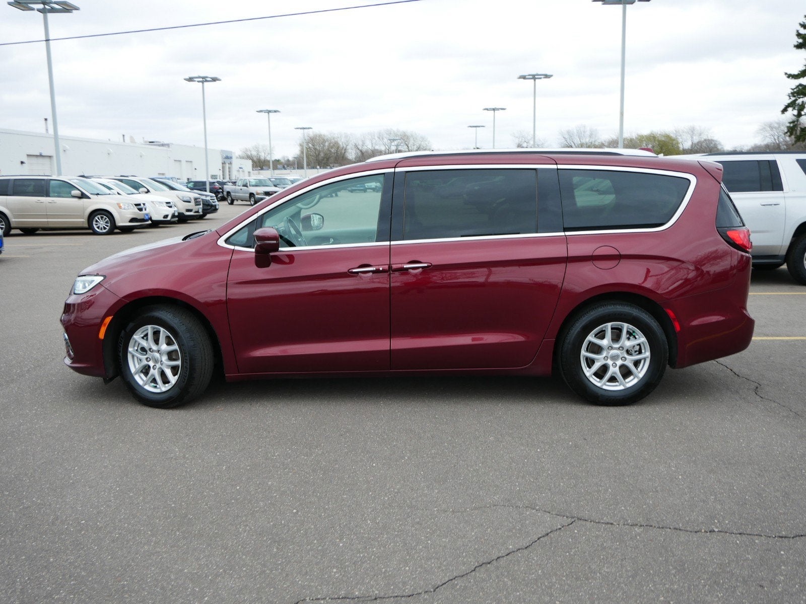 Used 2021 Chrysler Pacifica Touring L with VIN 2C4RC1BG4MR543748 for sale in Fridley, Minnesota