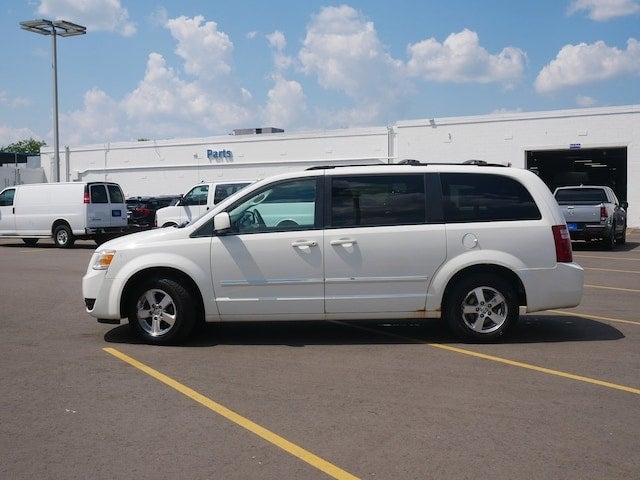 Used 2009 Dodge Grand Caravan SXT with VIN 2D8HN54119R566273 for sale in Fridley, Minnesota