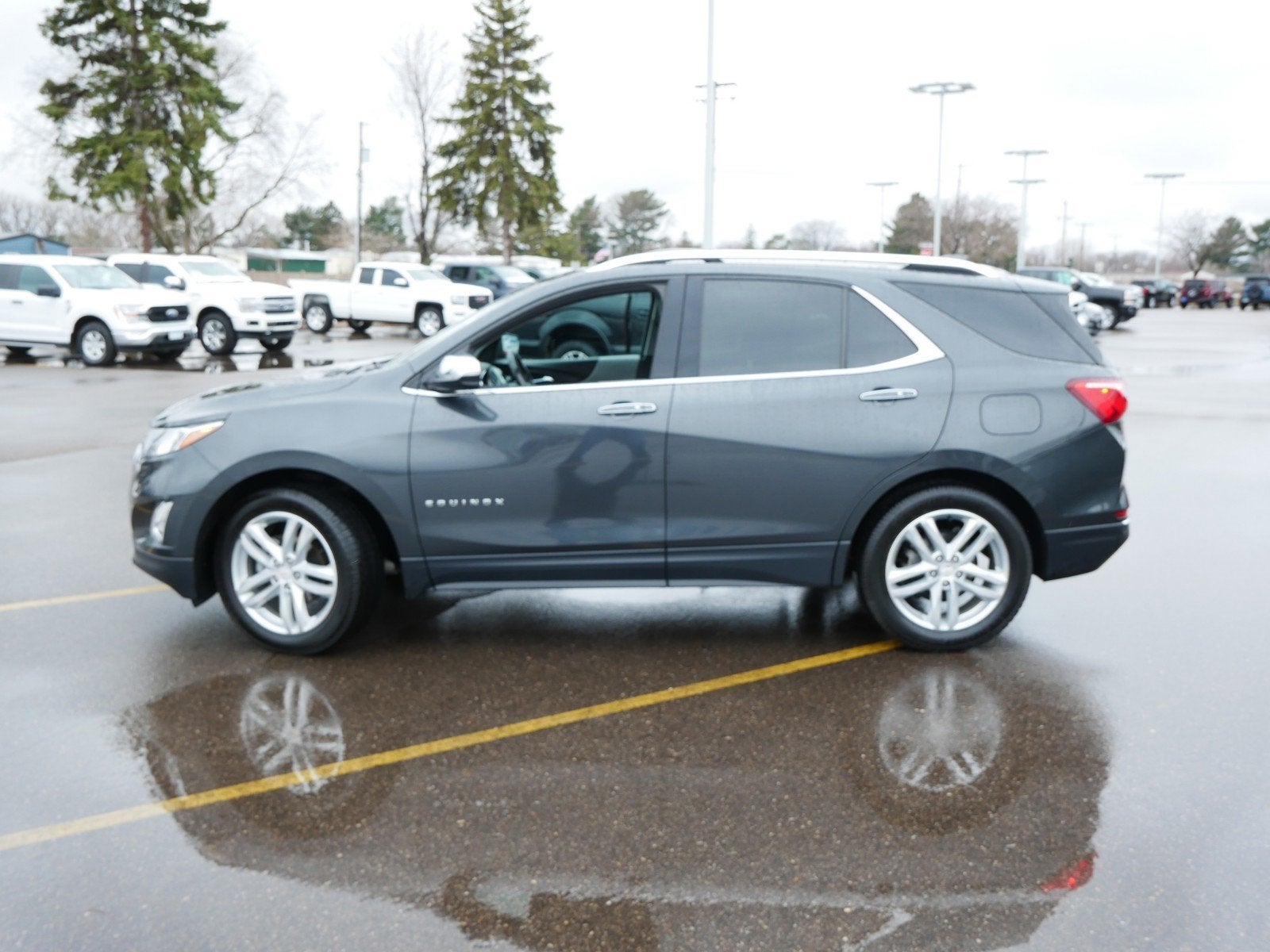 Used 2018 Chevrolet Equinox Premier with VIN 2GNAXVEV9J6185831 for sale in Fridley, Minnesota