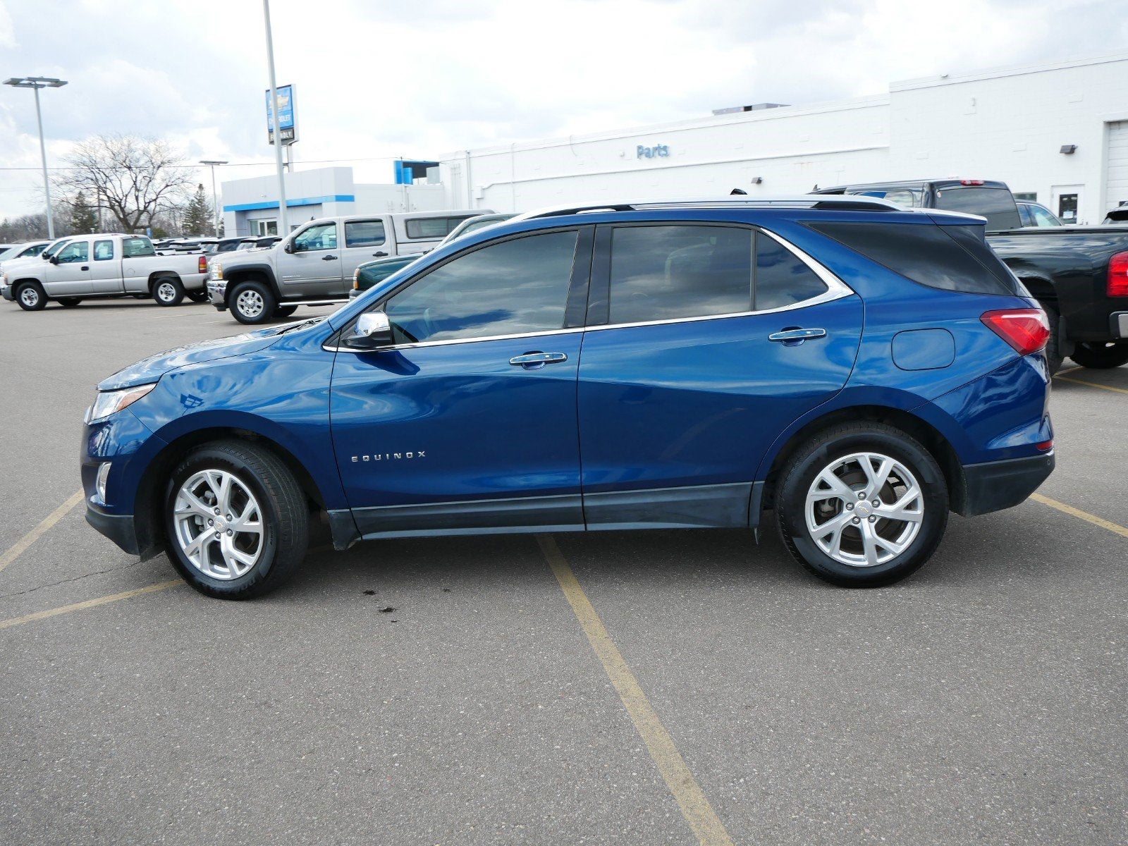 Used 2019 Chevrolet Equinox Premier with VIN 2GNAXXEV1K6154294 for sale in Fridley, Minnesota