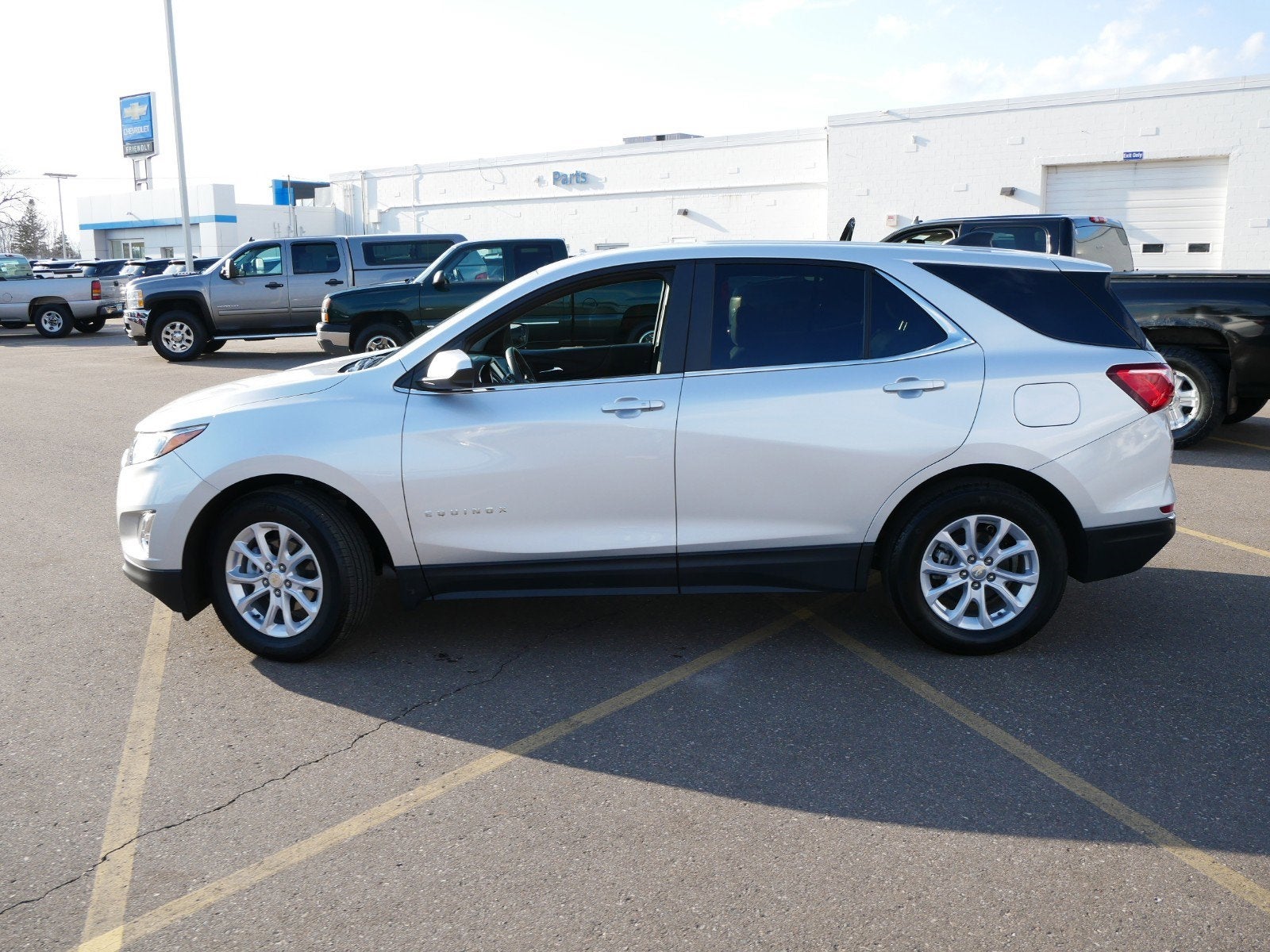 Used 2021 Chevrolet Equinox LT with VIN 3GNAXKEV2MS165716 for sale in Fridley, Minnesota