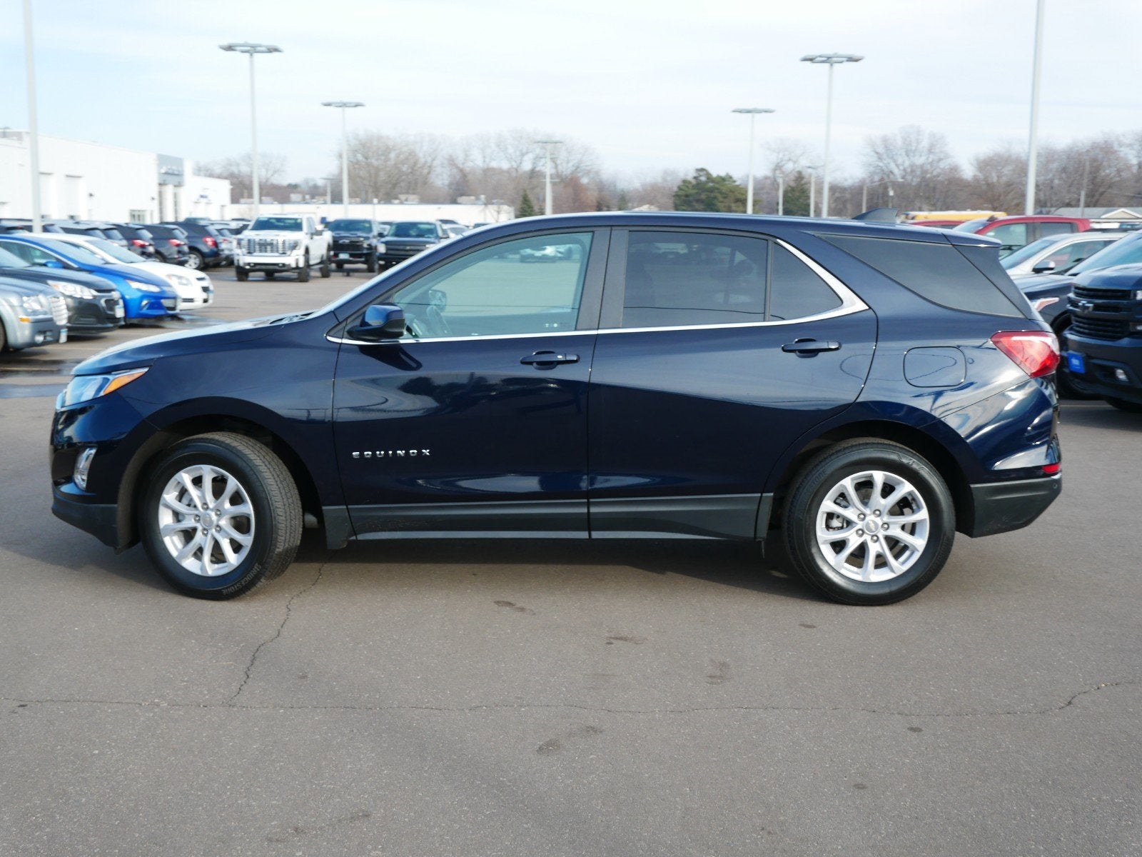 Used 2021 Chevrolet Equinox LT with VIN 3GNAXUEVXMS118946 for sale in Fridley, Minnesota