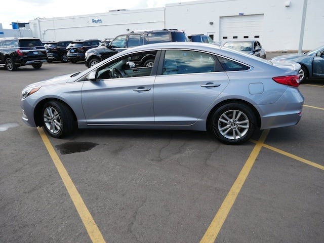 Used 2016 Hyundai Sonata SE with VIN 5NPE24AF6GH335545 for sale in Fridley, Minnesota