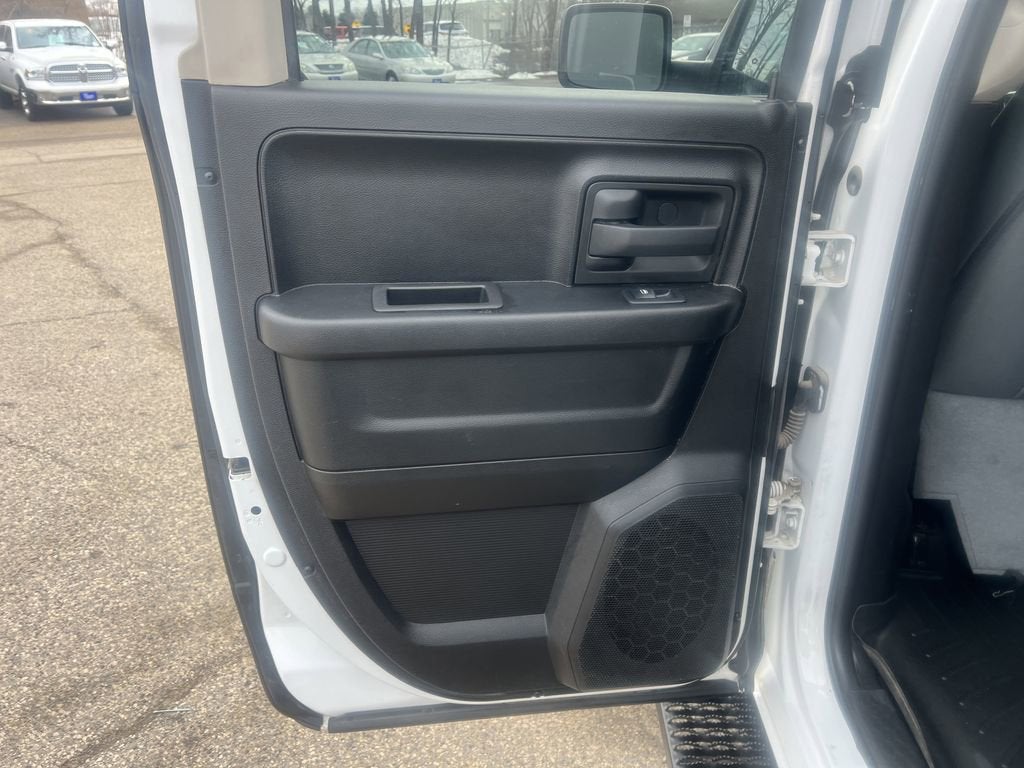 2019 RAM 1500 Classic Express Quad Cab 4x4 6'4" Box