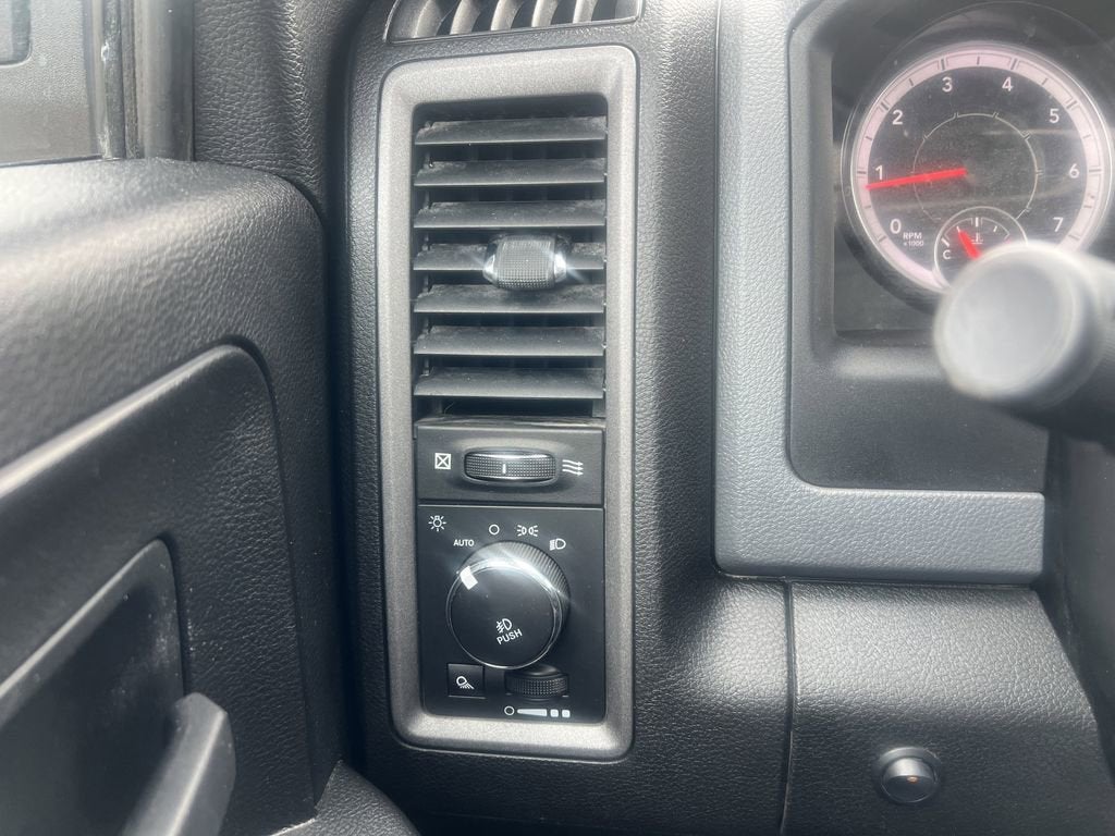 2019 RAM 1500 Classic Express Quad Cab 4x4 6'4" Box