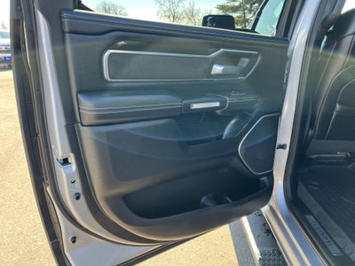 2020 RAM 1500 Laramie Crew Cab 4x4 5'7" Box