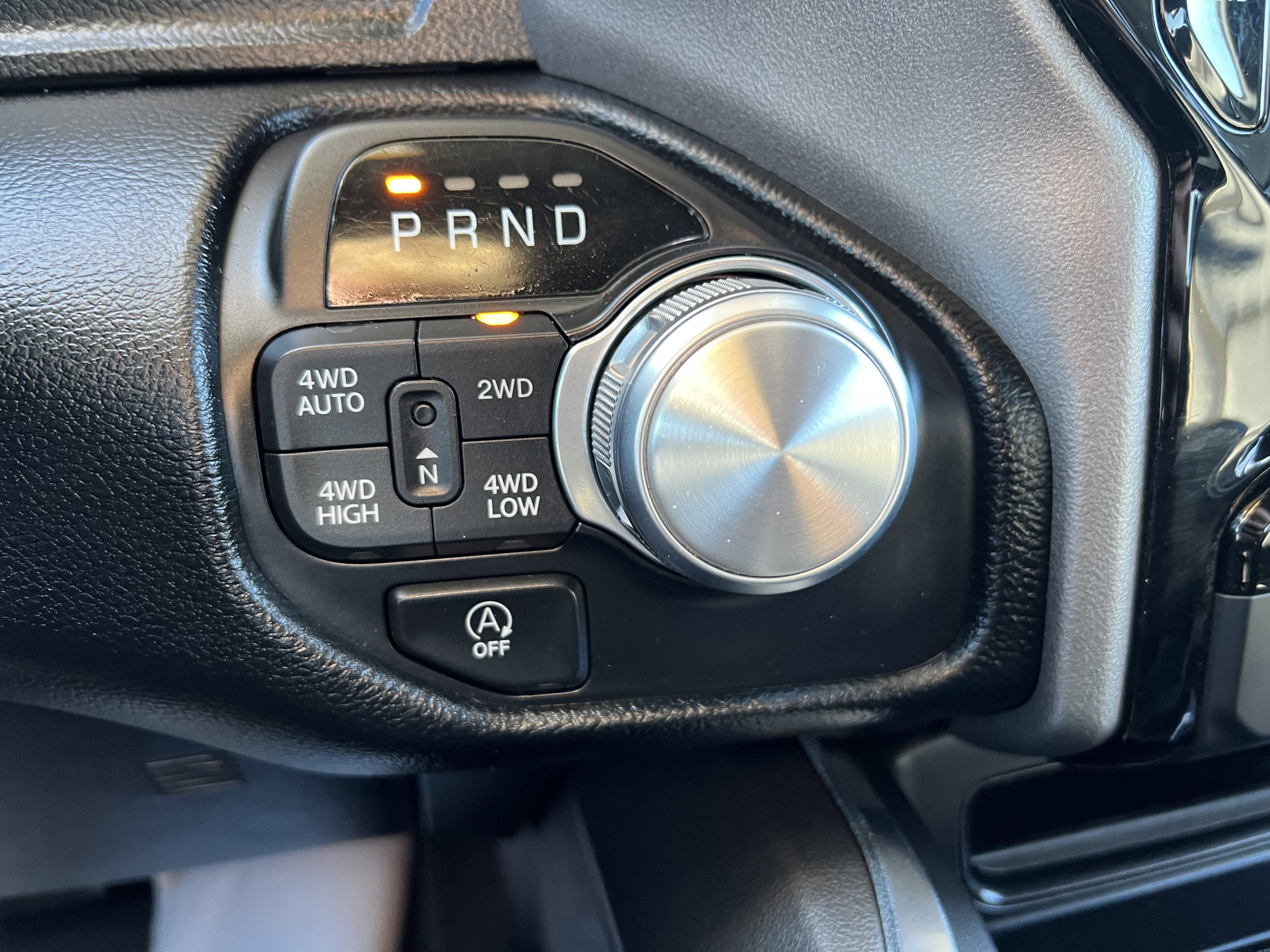 2020 RAM 1500 Laramie Crew Cab 4x4 5'7" Box