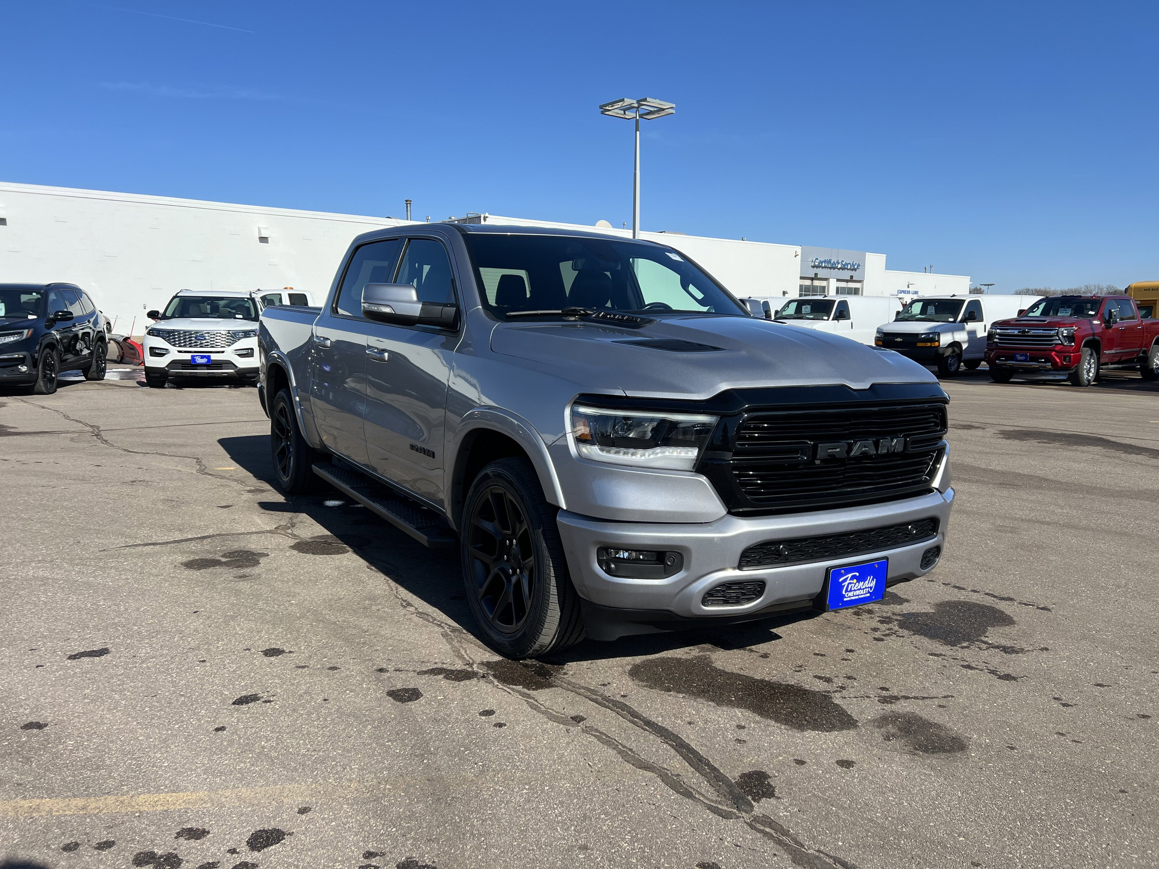 2020 RAM 1500 Laramie Crew Cab 4x4 5'7" Box