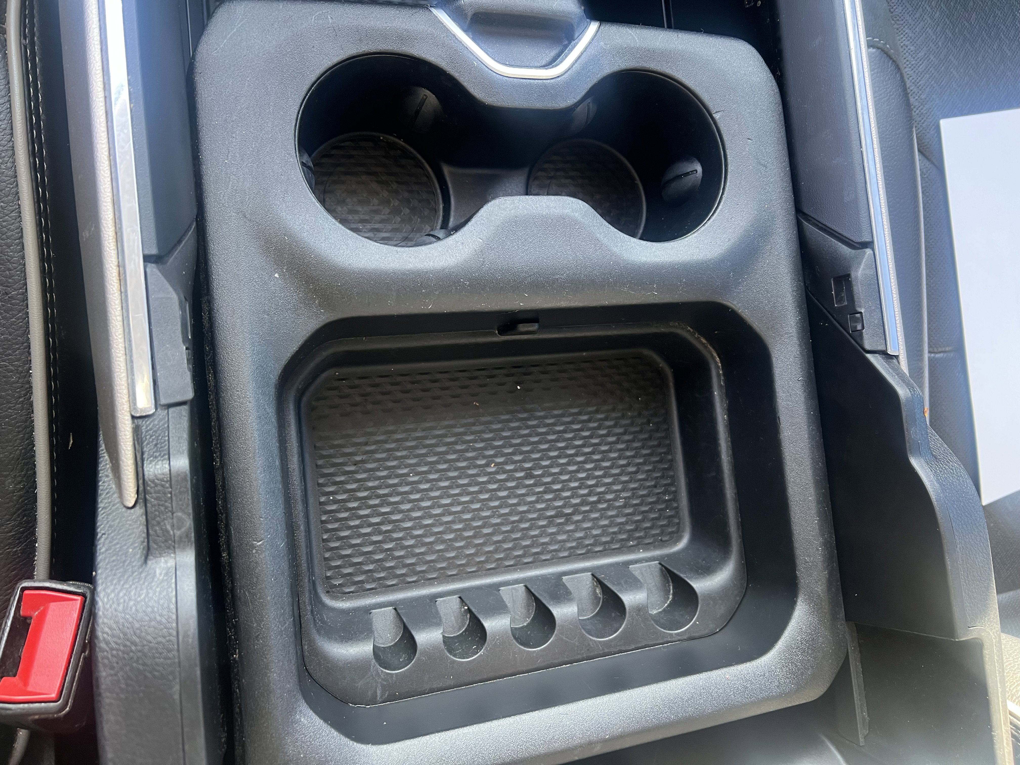 2019 RAM 1500 Laramie Crew Cab 4x4 5'7" Box