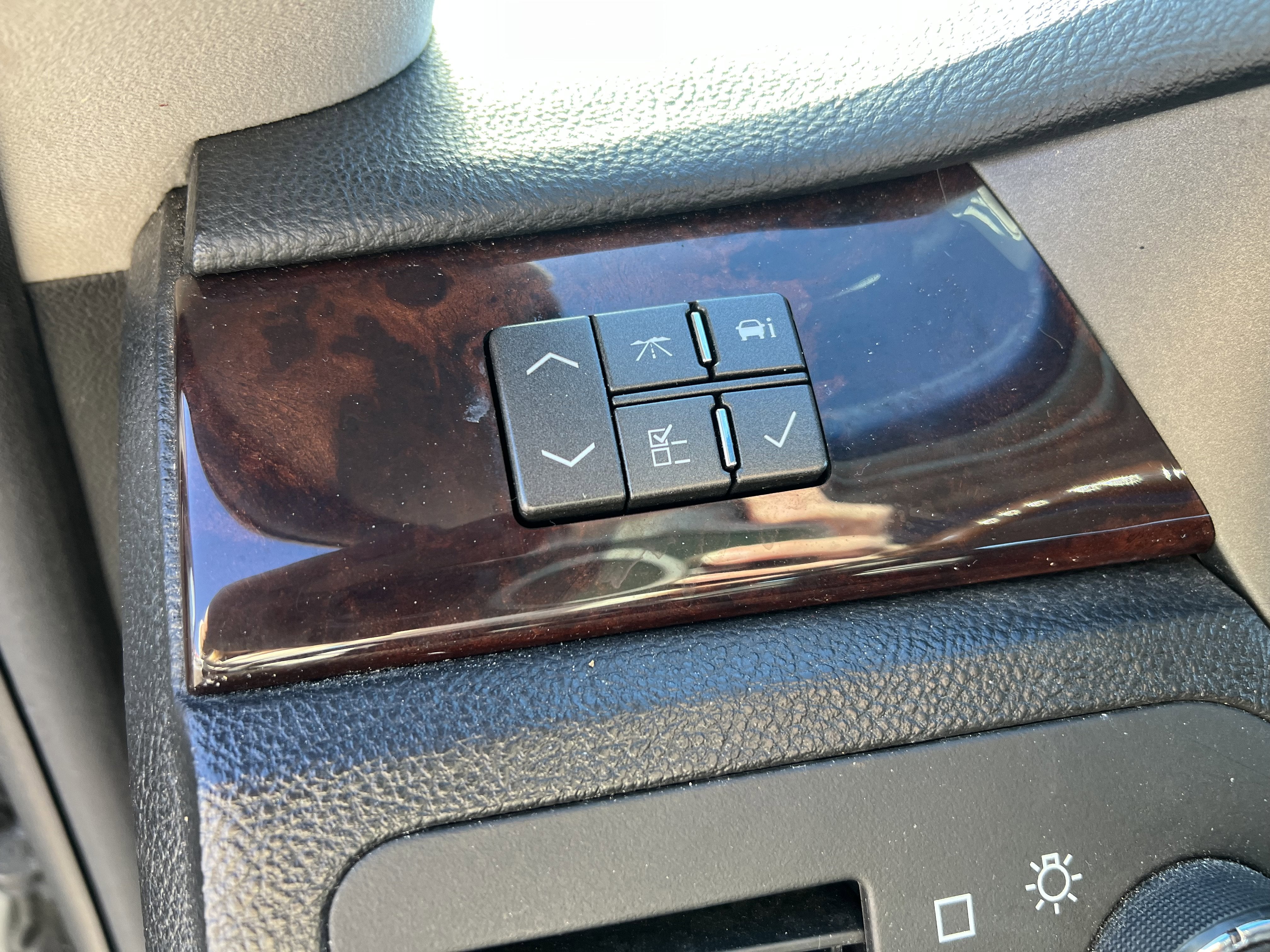 2008 Cadillac DTS w/1SD