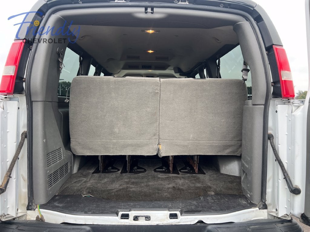 2011 Chevrolet Express Passenger 3500 1LT