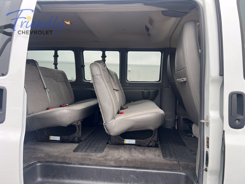 2011 Chevrolet Express Passenger 3500 1LT
