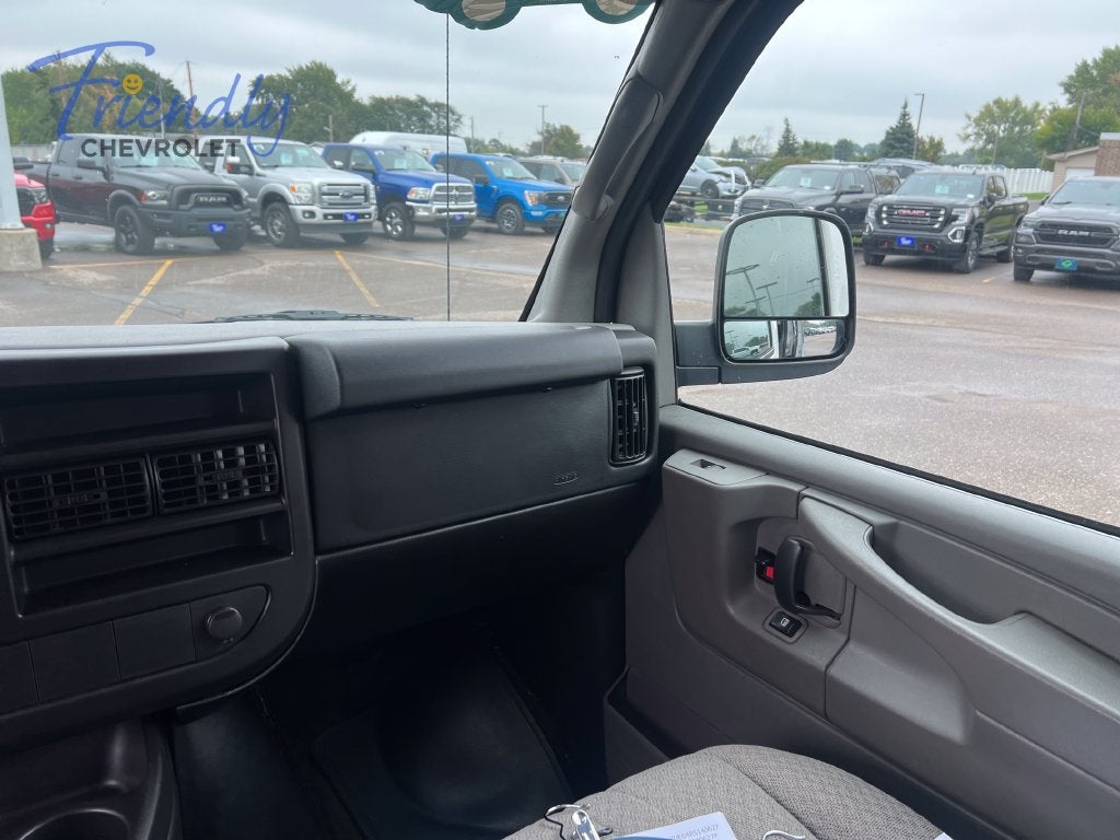 2011 Chevrolet Express Passenger 3500 1LT