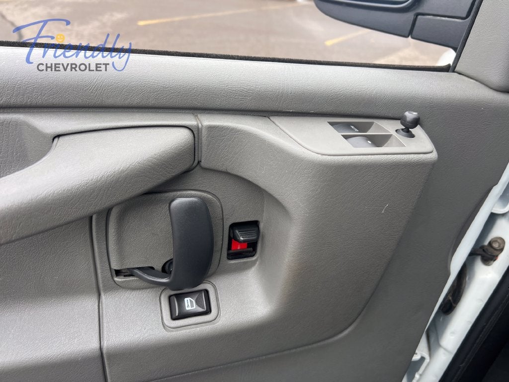 2011 Chevrolet Express Passenger 3500 1LT