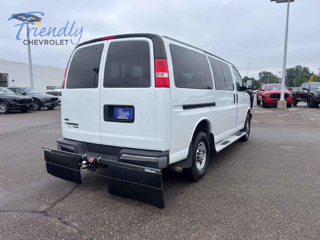 2011 Chevrolet Express Passenger 3500 1LT