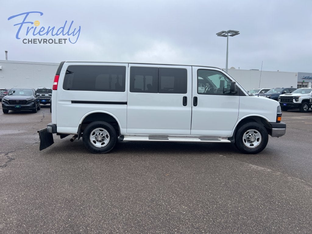 2011 Chevrolet Express Passenger 3500 1LT