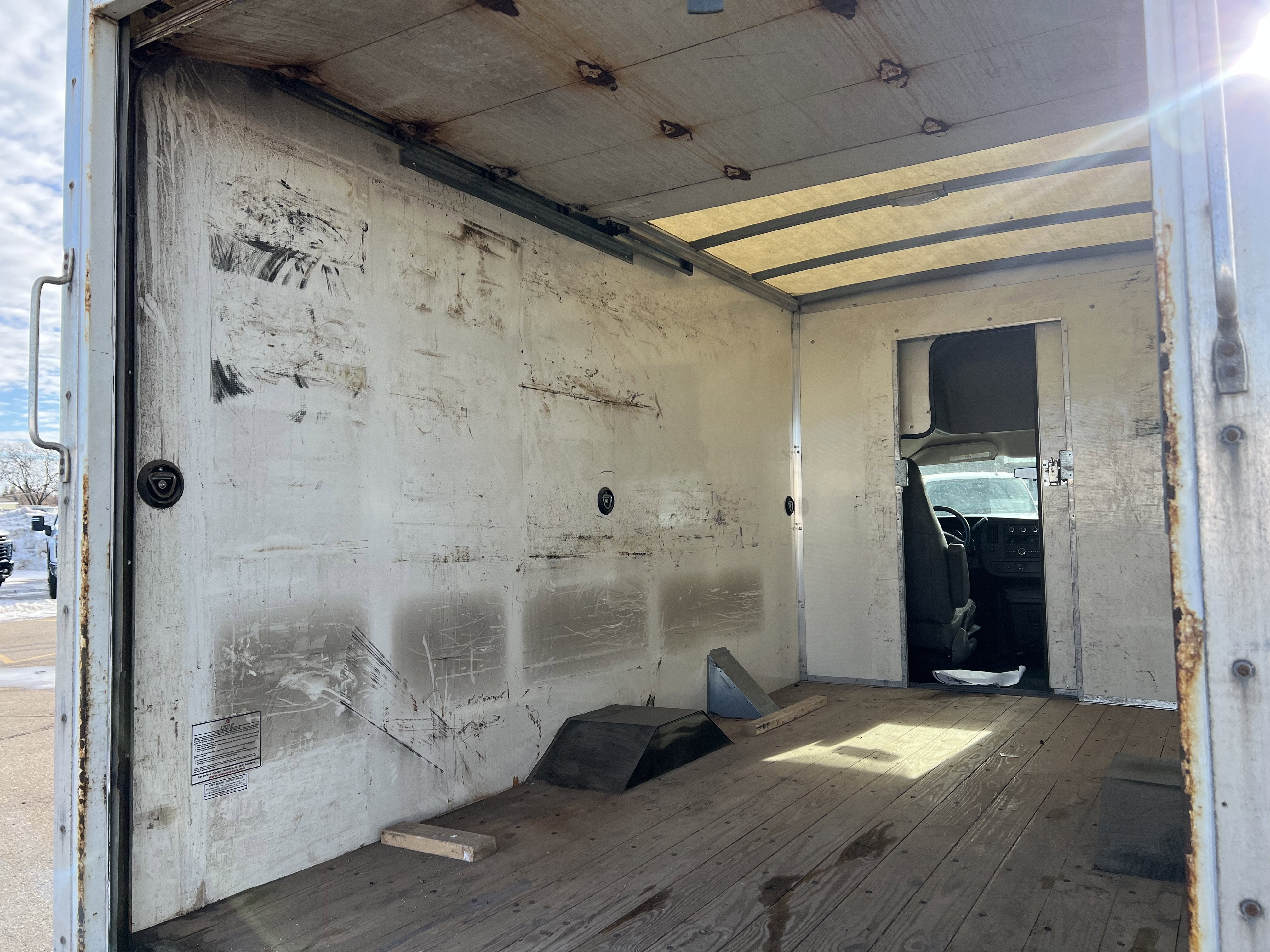 2017 Chevrolet Express Cutaway 3500 3500 Van 139"