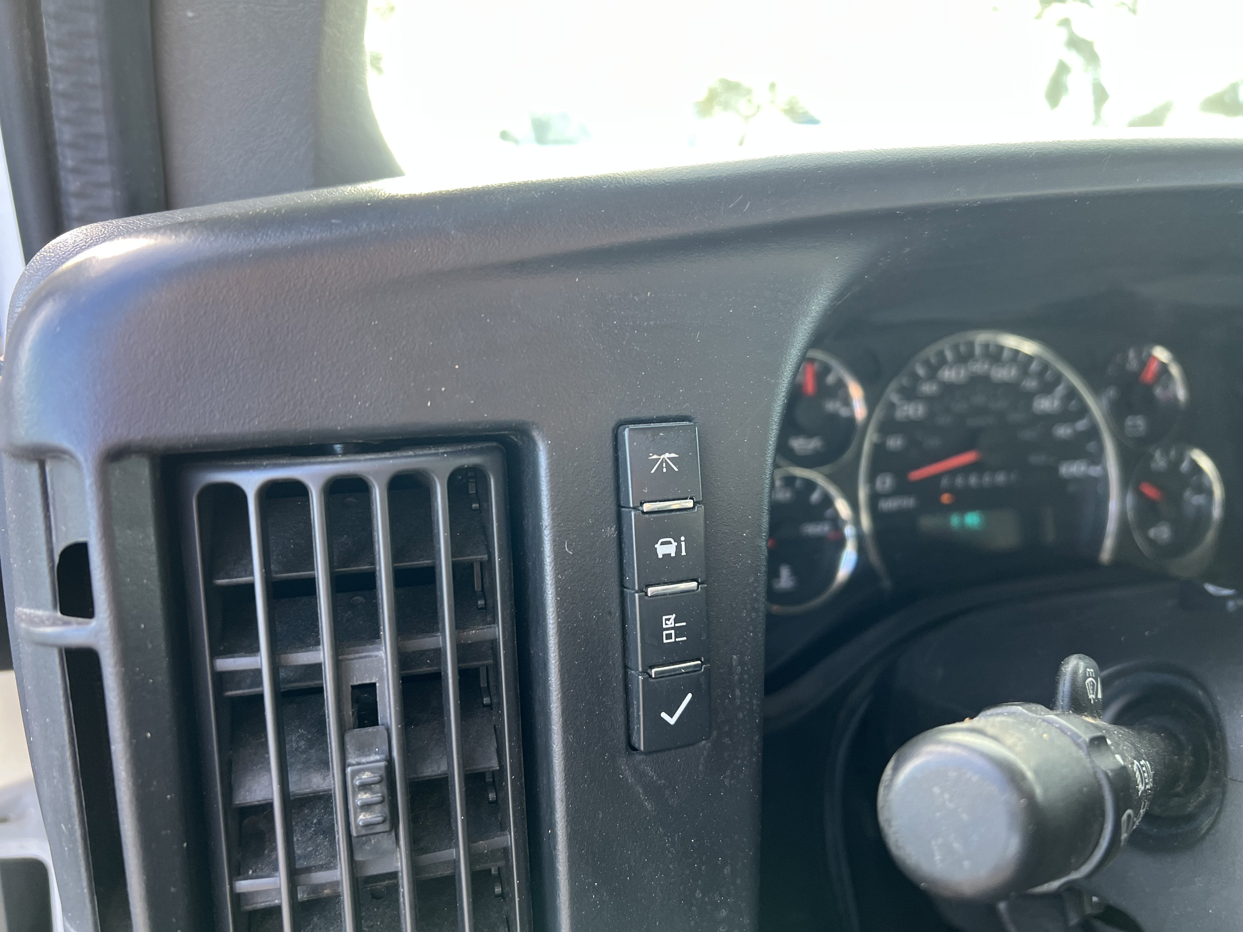 2017 Chevrolet Express Cutaway 3500 3500 Van 139"