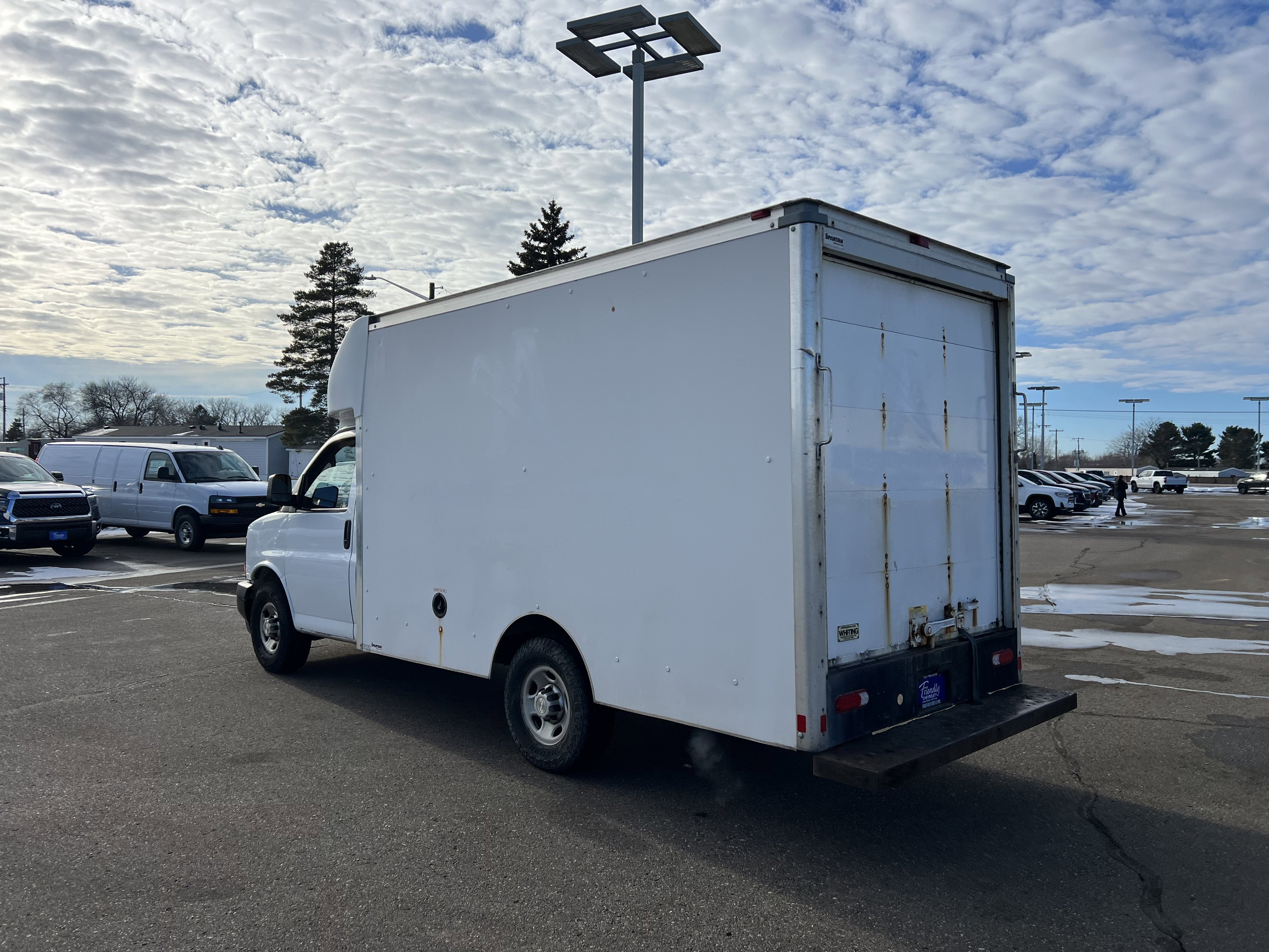 2017 Chevrolet Express Cutaway 3500 3500 Van 139"