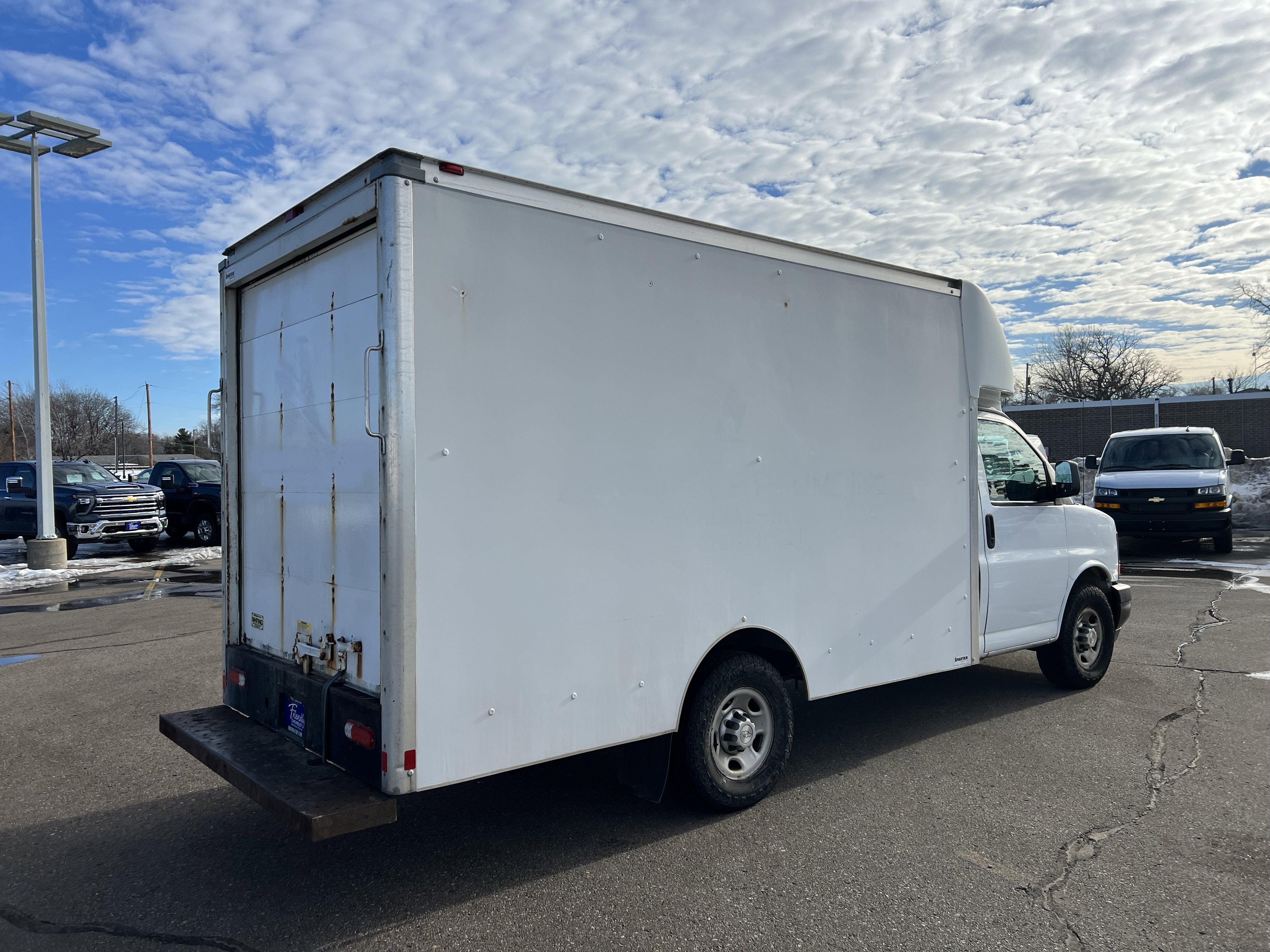 2017 Chevrolet Express Cutaway 3500 3500 Van 139"