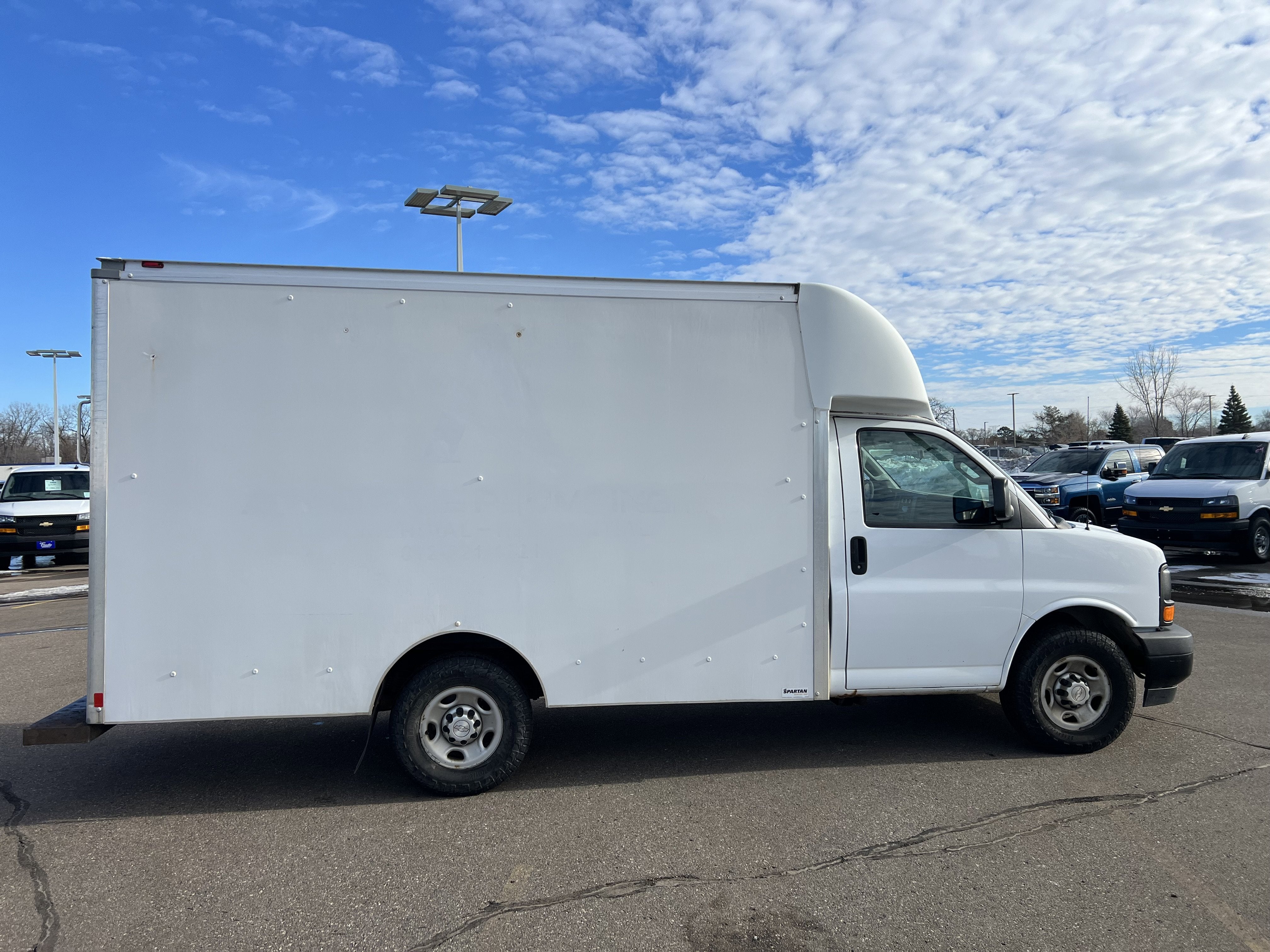 2017 Chevrolet Express Cutaway 3500 3500 Van 139"