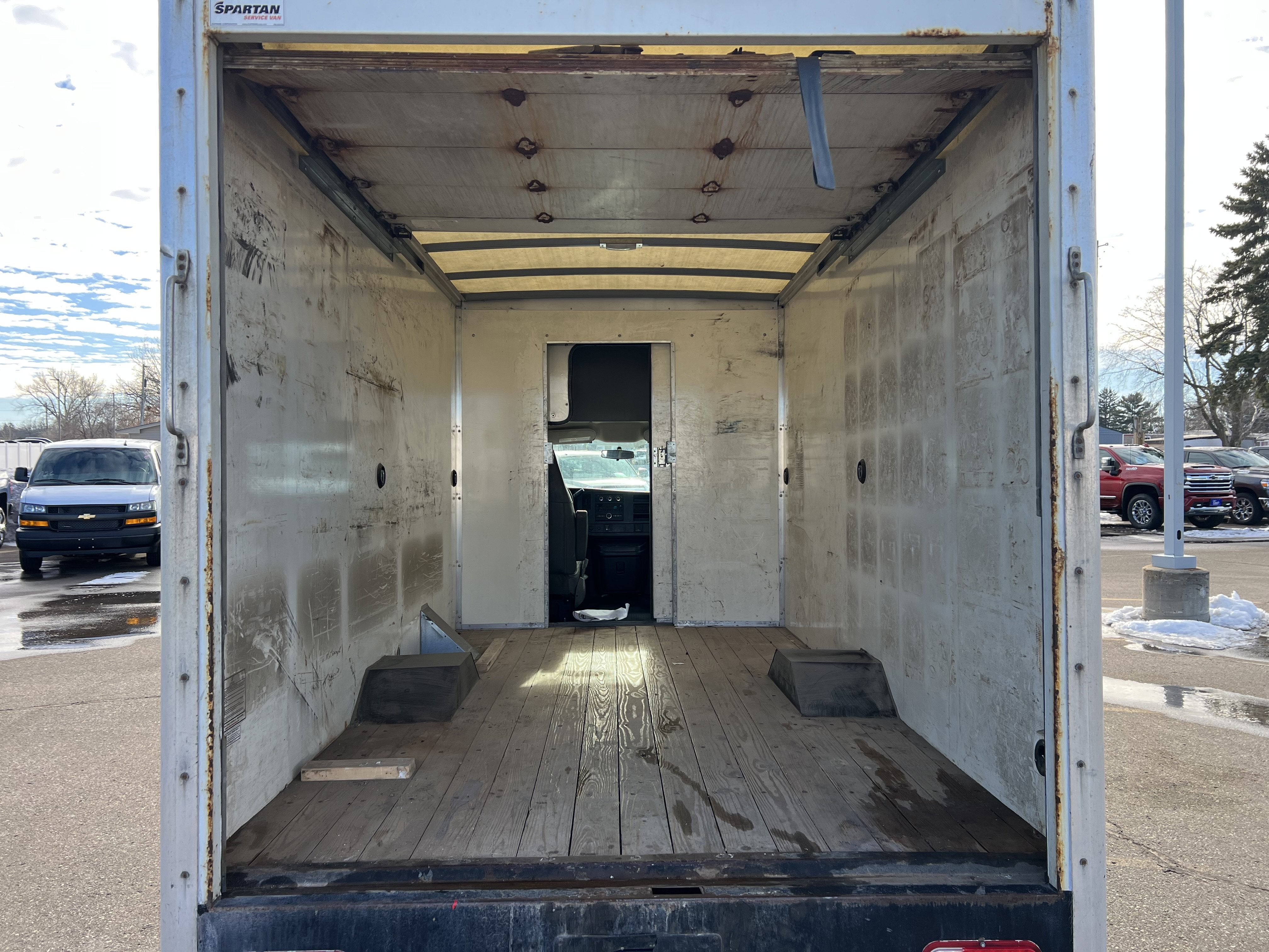 2017 Chevrolet Express Cutaway 3500 3500 Van 139"