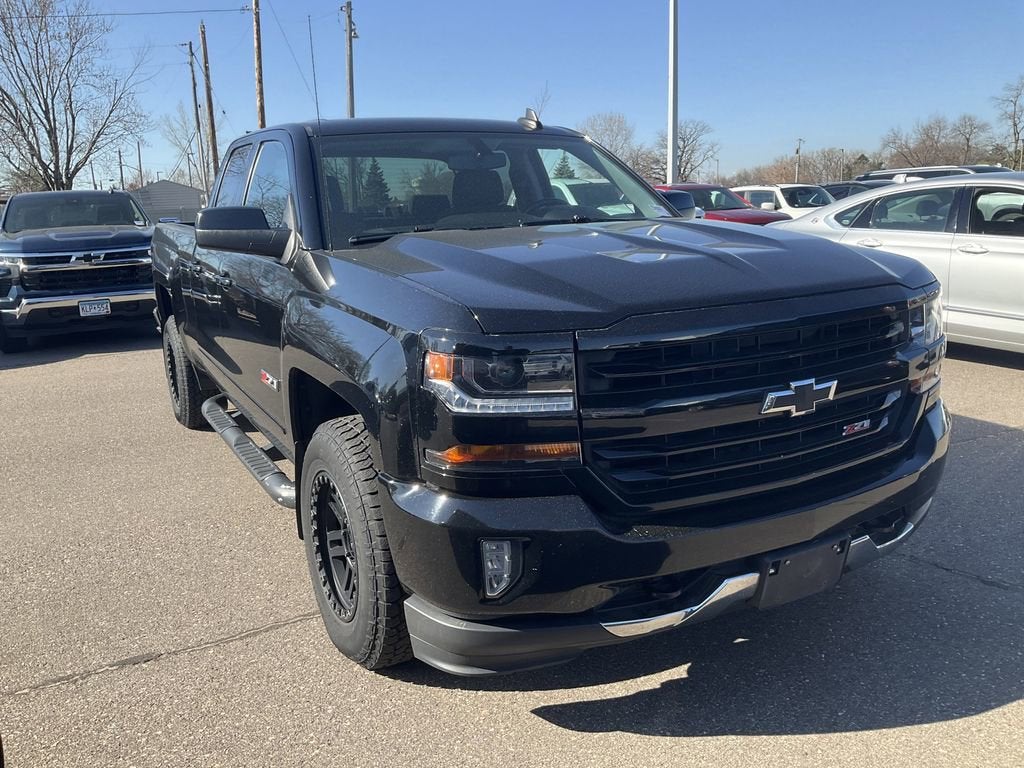 Used 2018 Chevrolet Silverado 1500 LT with VIN 1GCVKREC1JZ315572 for sale in Fridley, Minnesota