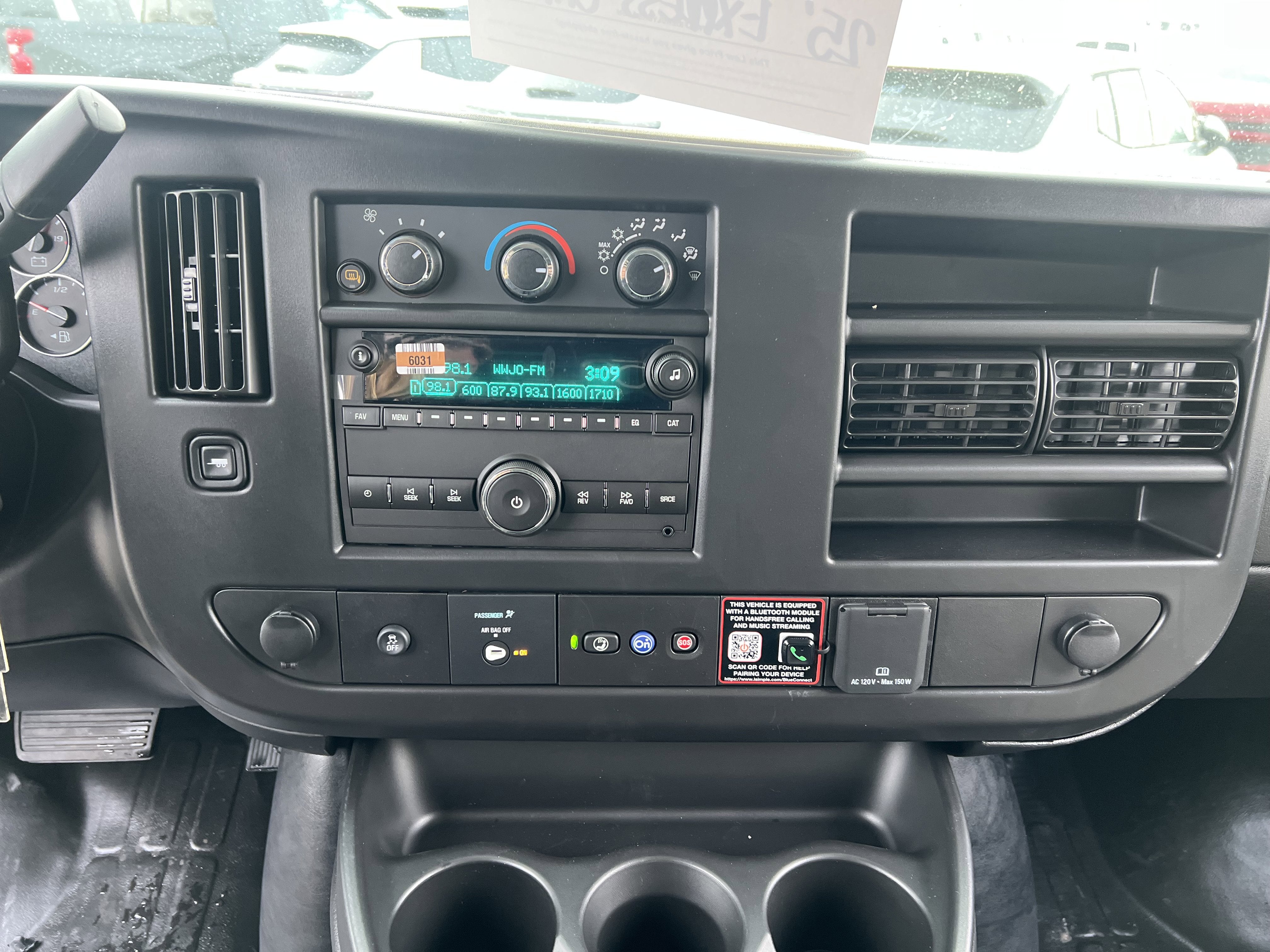 2025 Chevrolet Express Cargo 2500 WT