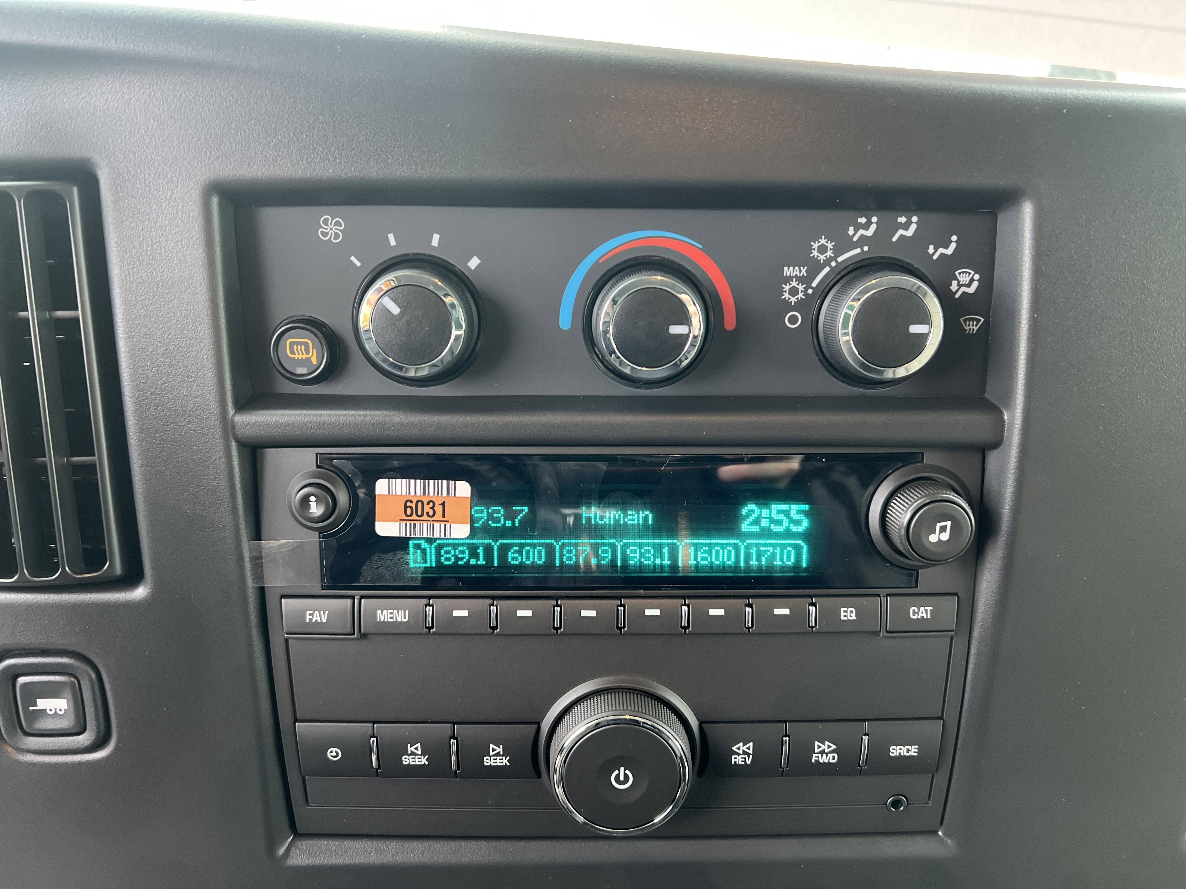 2025 Chevrolet Express Cargo 3500 WT