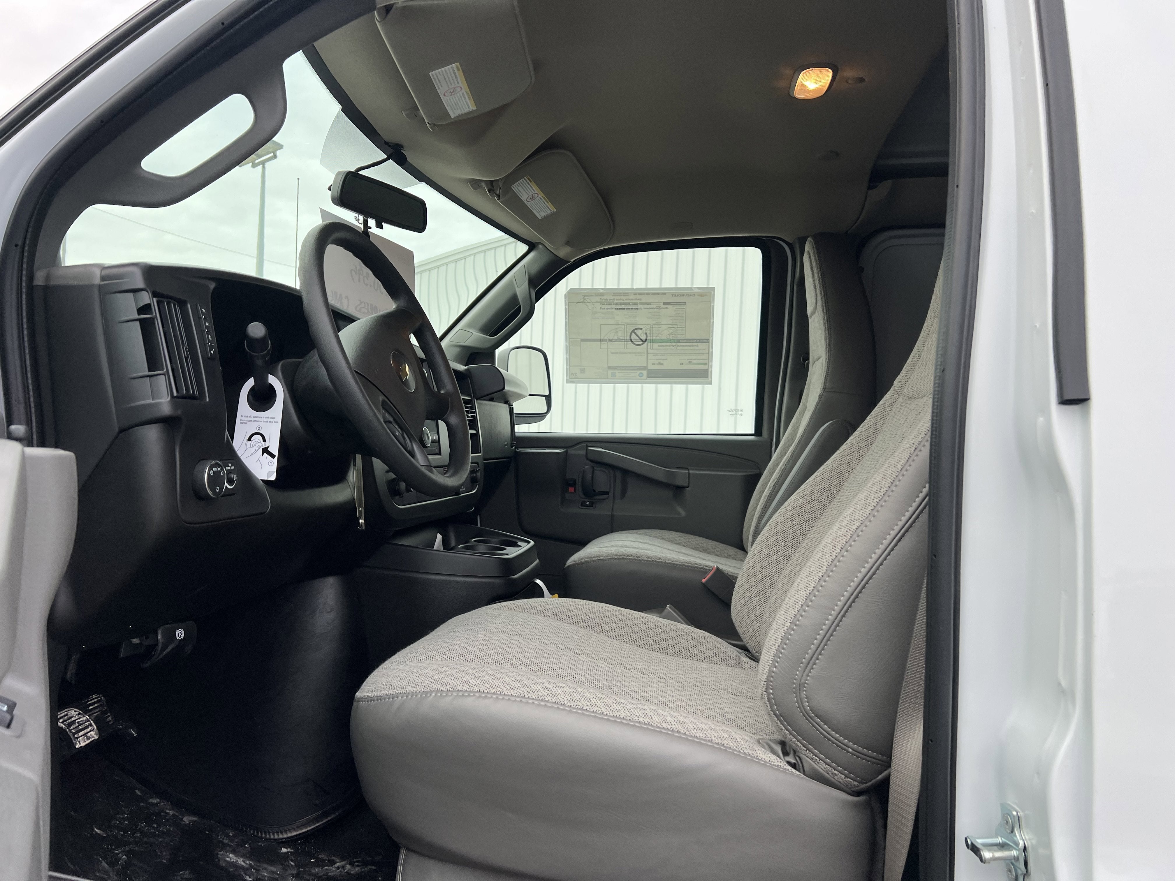 2025 Chevrolet Express Cargo 3500 WT