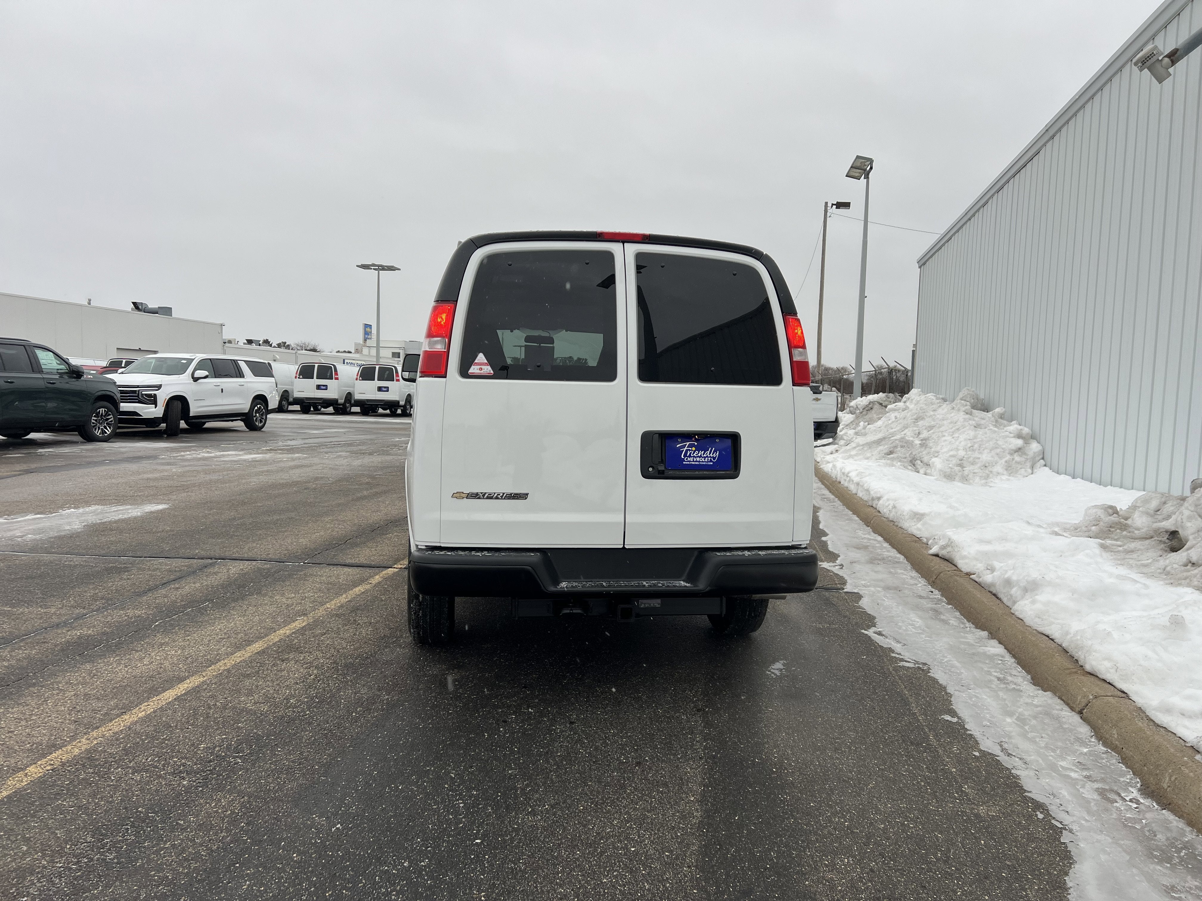 2025 Chevrolet Express Cargo 3500 WT