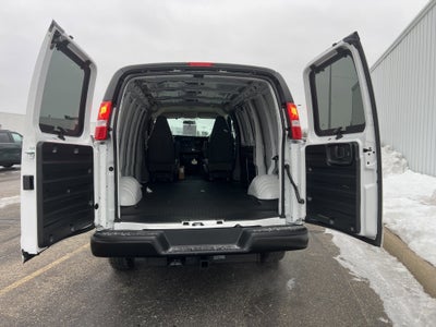 2025 Chevrolet Express Cargo 3500 WT