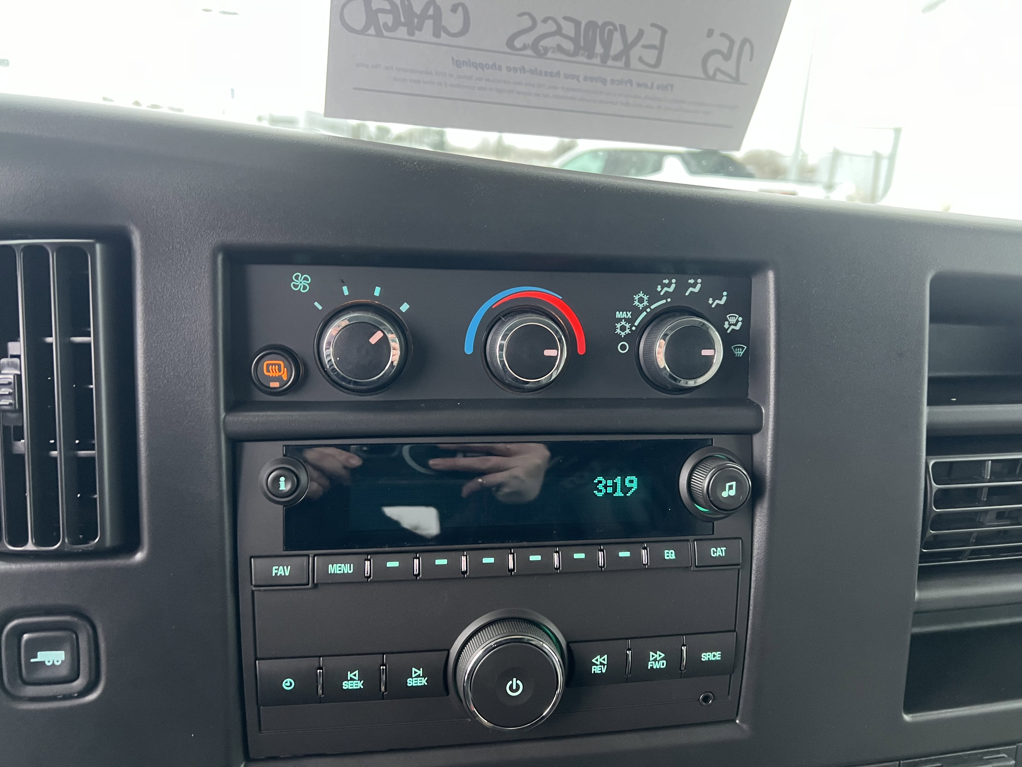 2025 Chevrolet Express Cargo 3500 WT