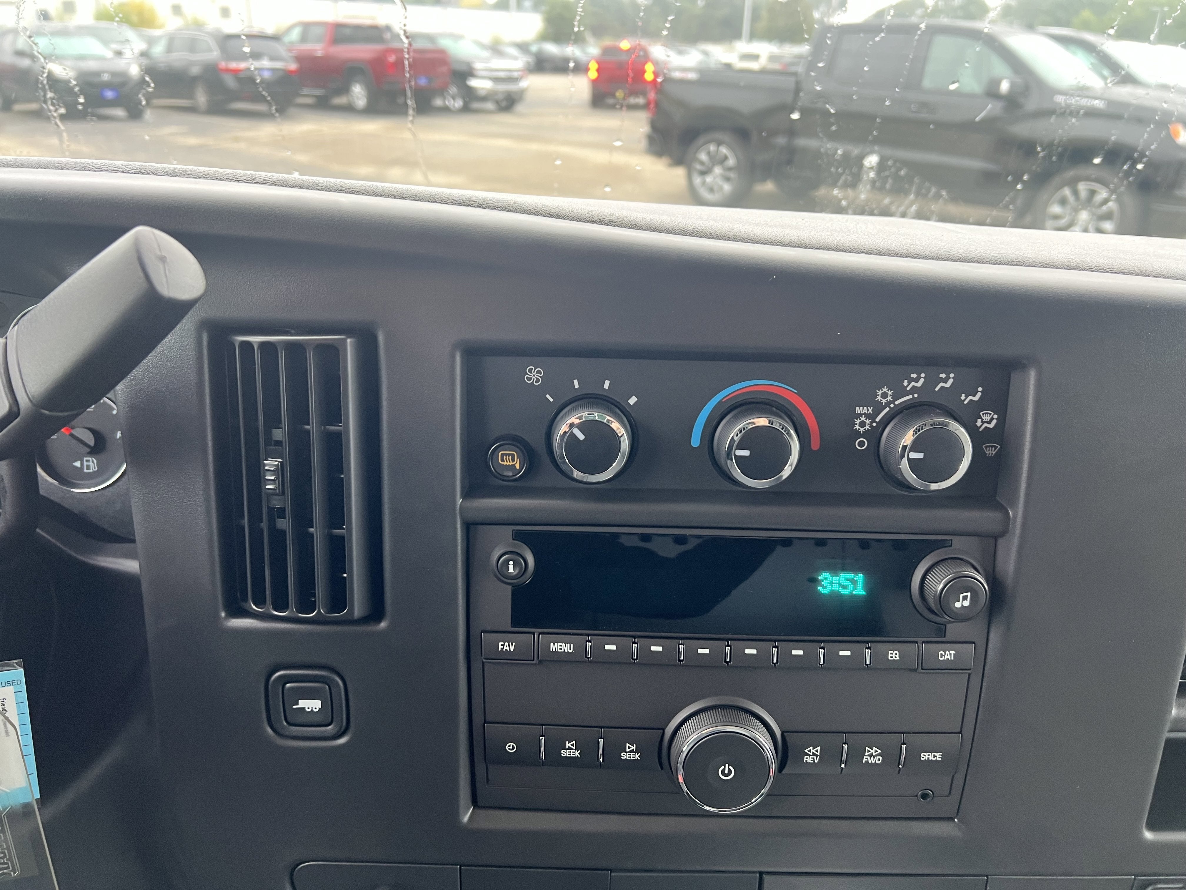 2025 Chevrolet Express Cargo 3500 WT