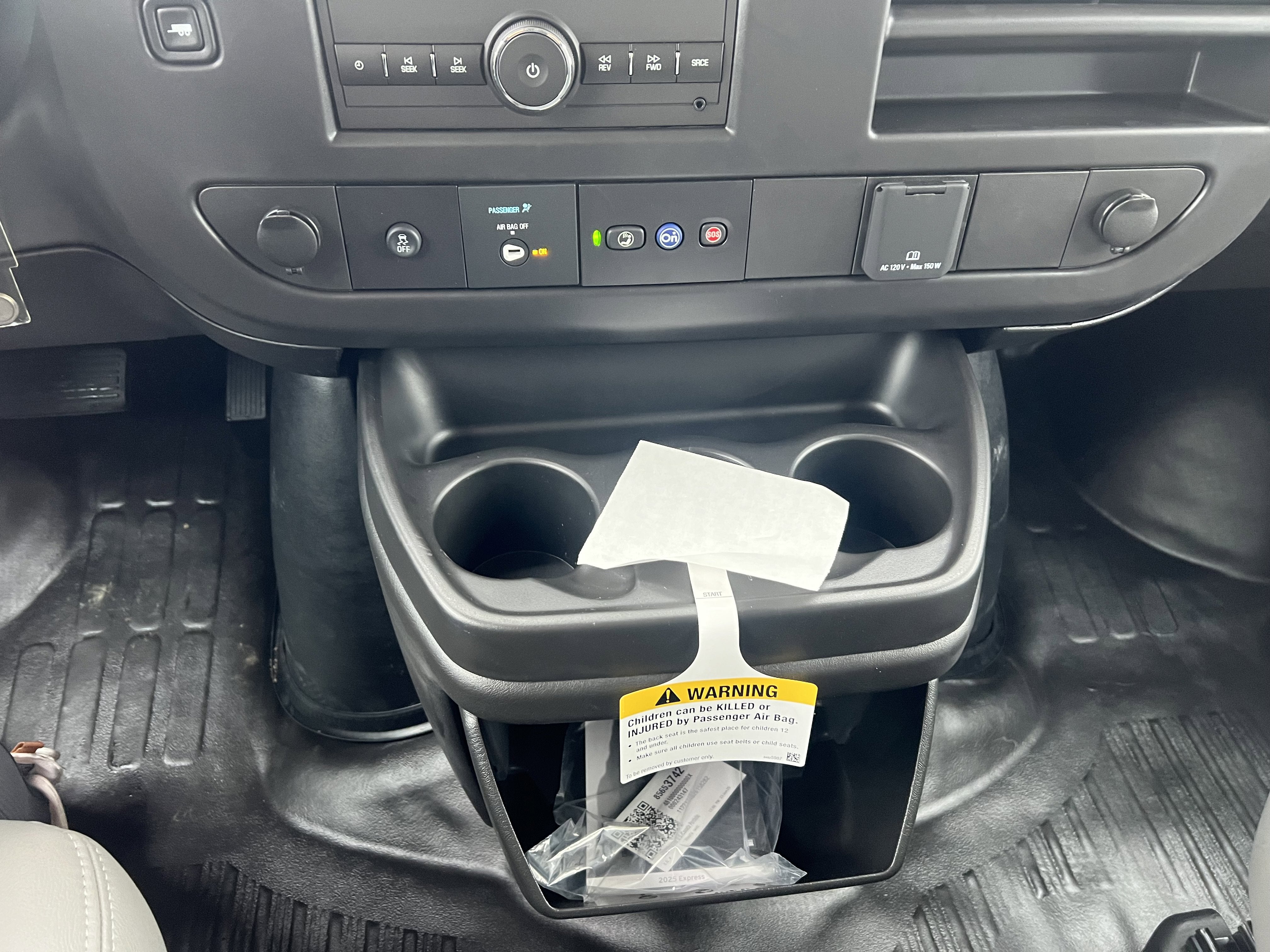 2025 Chevrolet Express Cargo 3500 WT