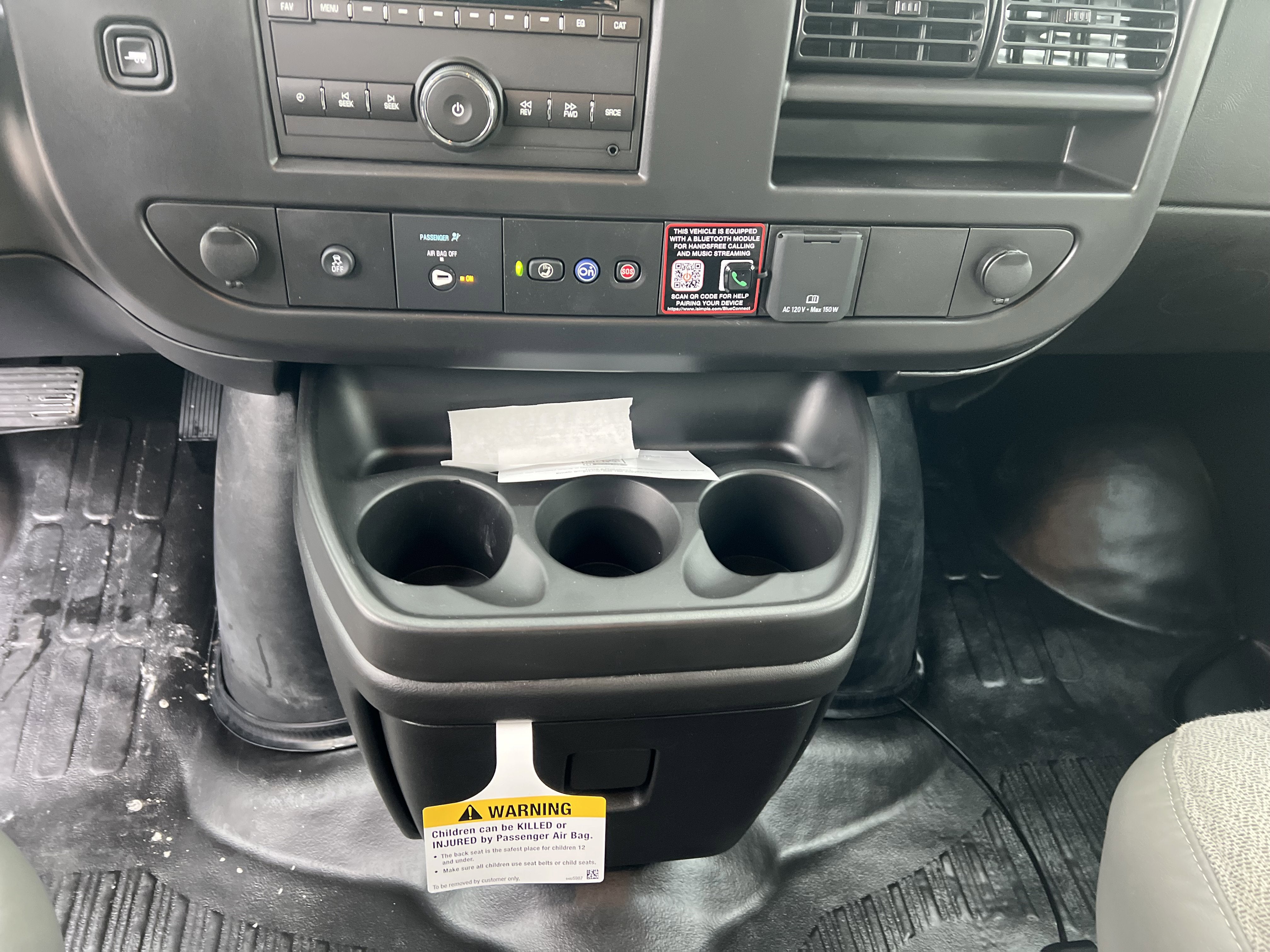 2025 Chevrolet Express Cargo 3500 WT