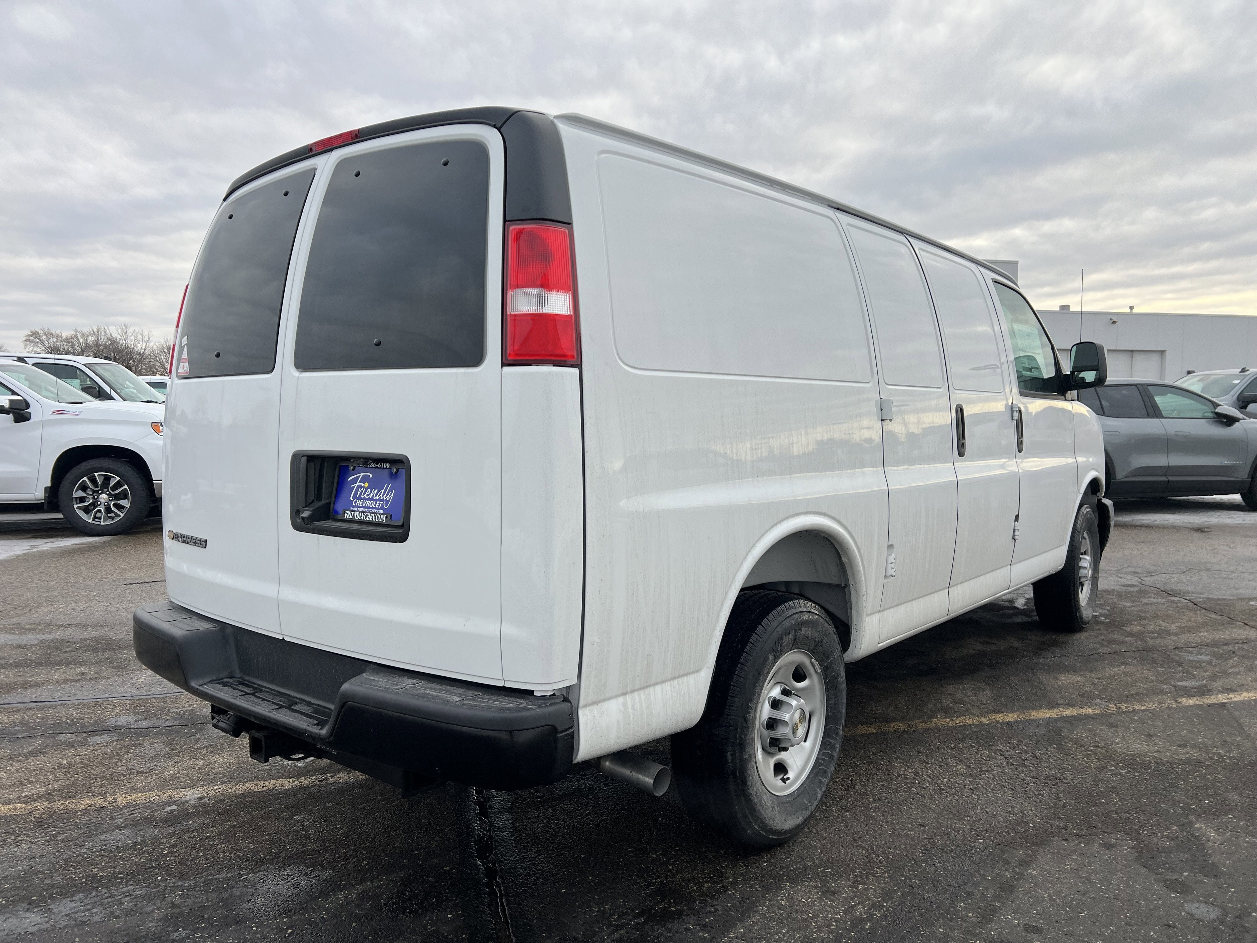 2025 Chevrolet Express Cargo 3500 WT