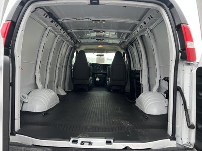 2025 Chevrolet Express Cargo 3500 WT