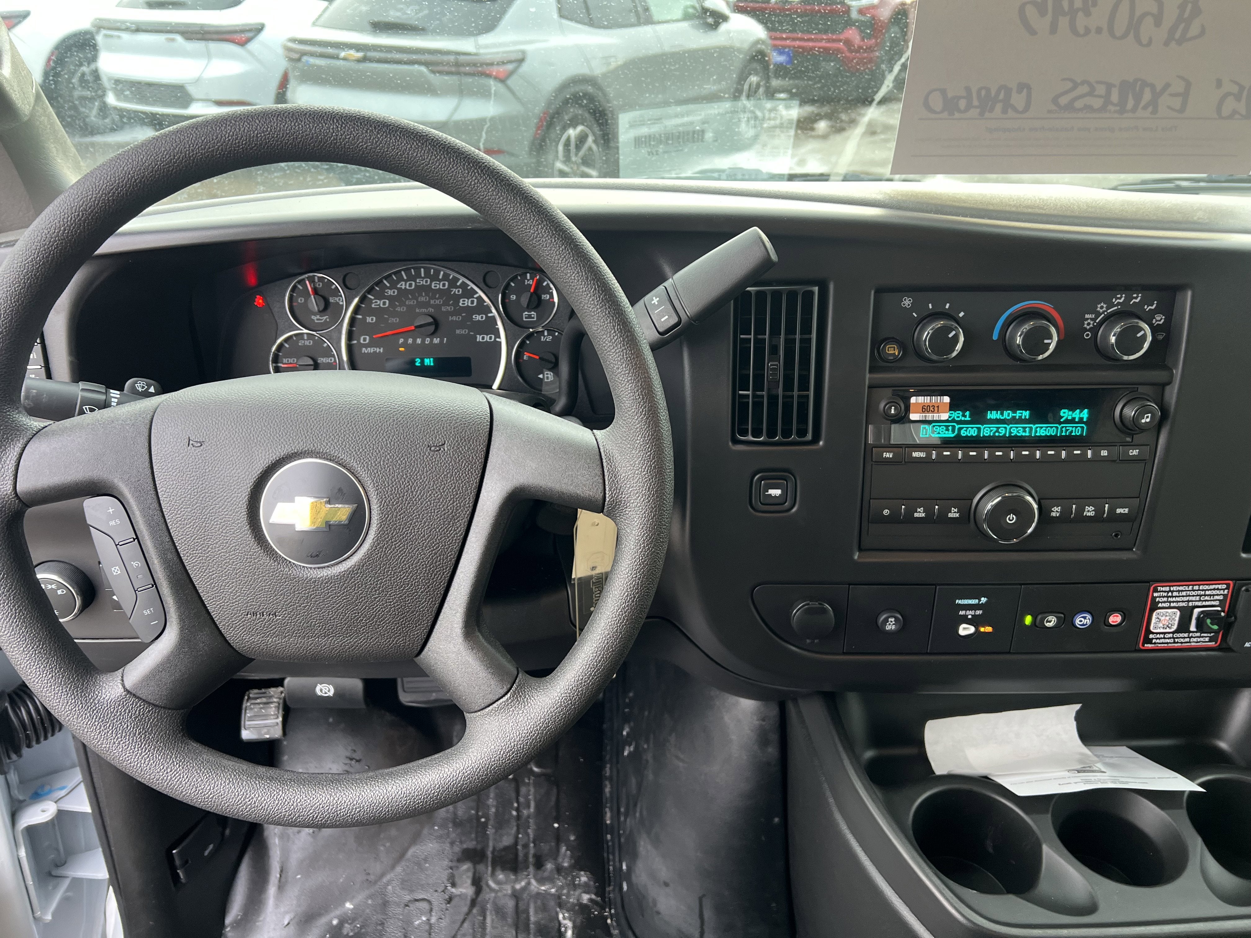 2025 Chevrolet Express Cargo 3500 WT