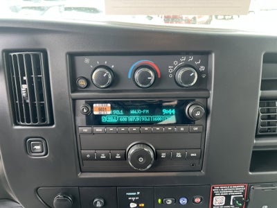 2025 Chevrolet Express Cargo 3500 WT