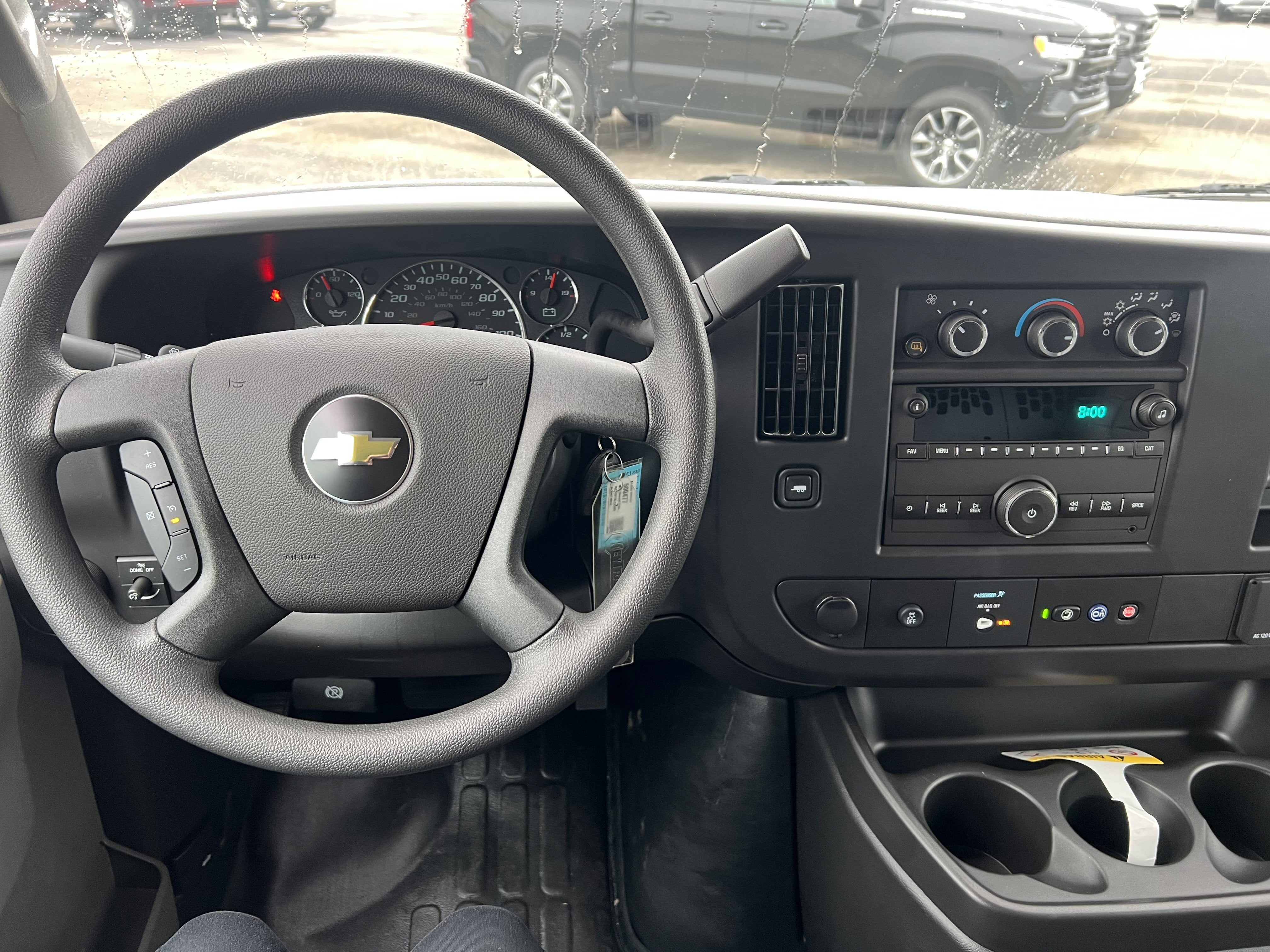 2025 Chevrolet Express Cargo 3500 WT