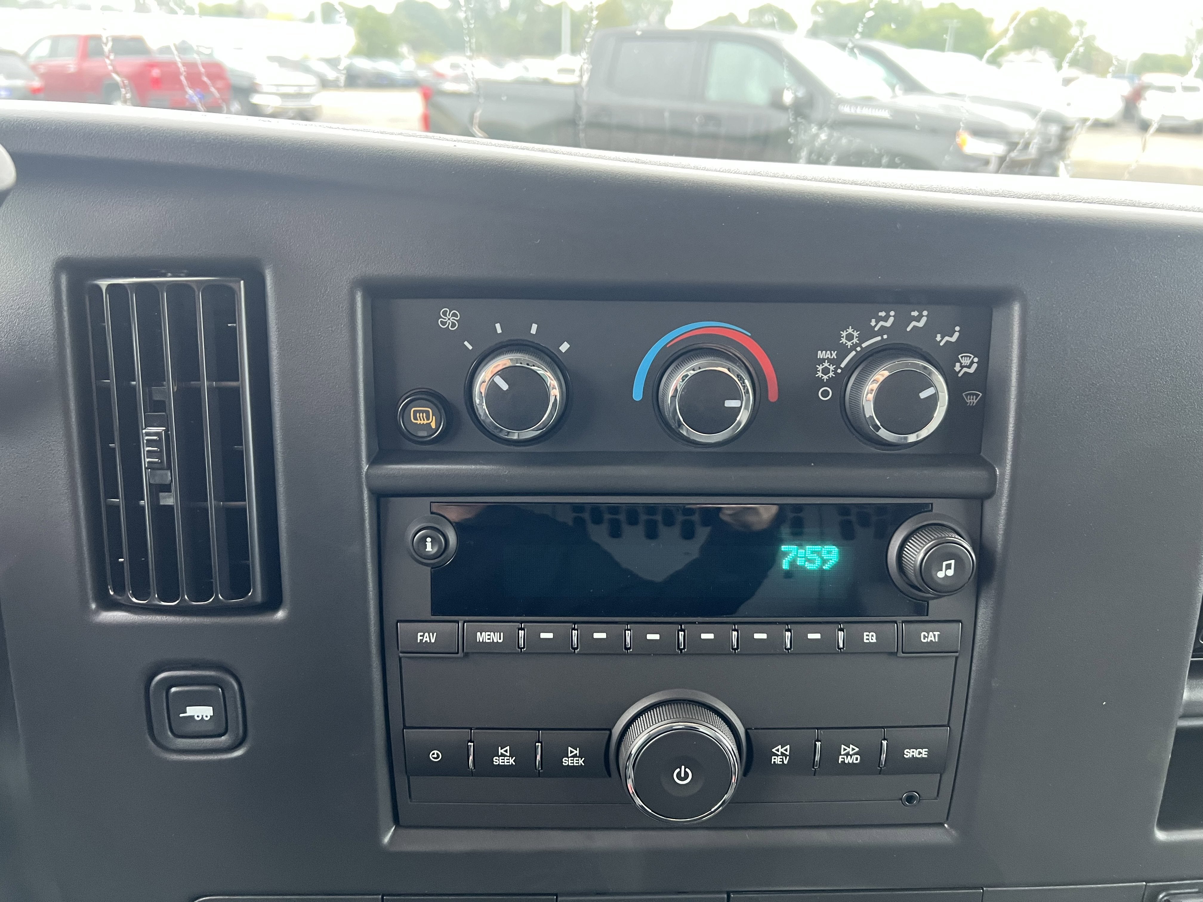 2025 Chevrolet Express Cargo 3500 WT