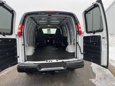 2025 Chevrolet Express Cargo 3500 WT