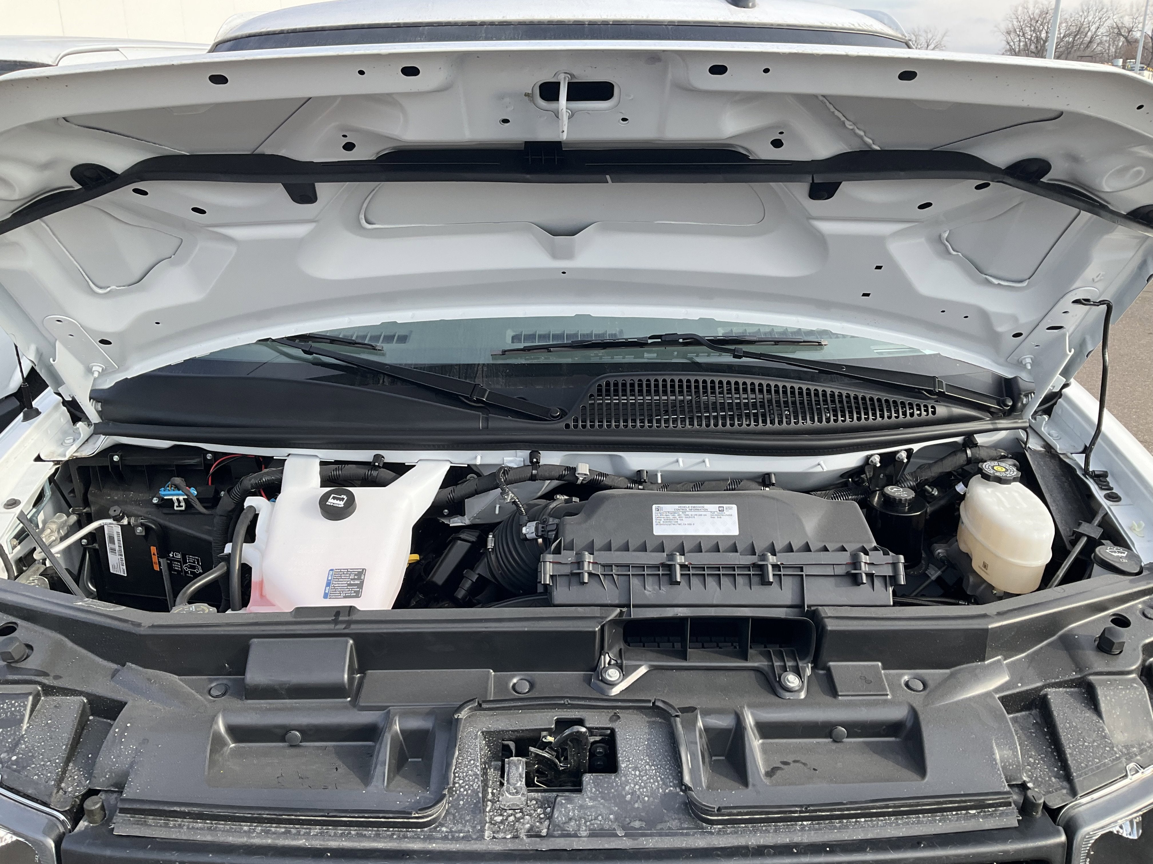 2025 Chevrolet Express Cargo 3500 WT