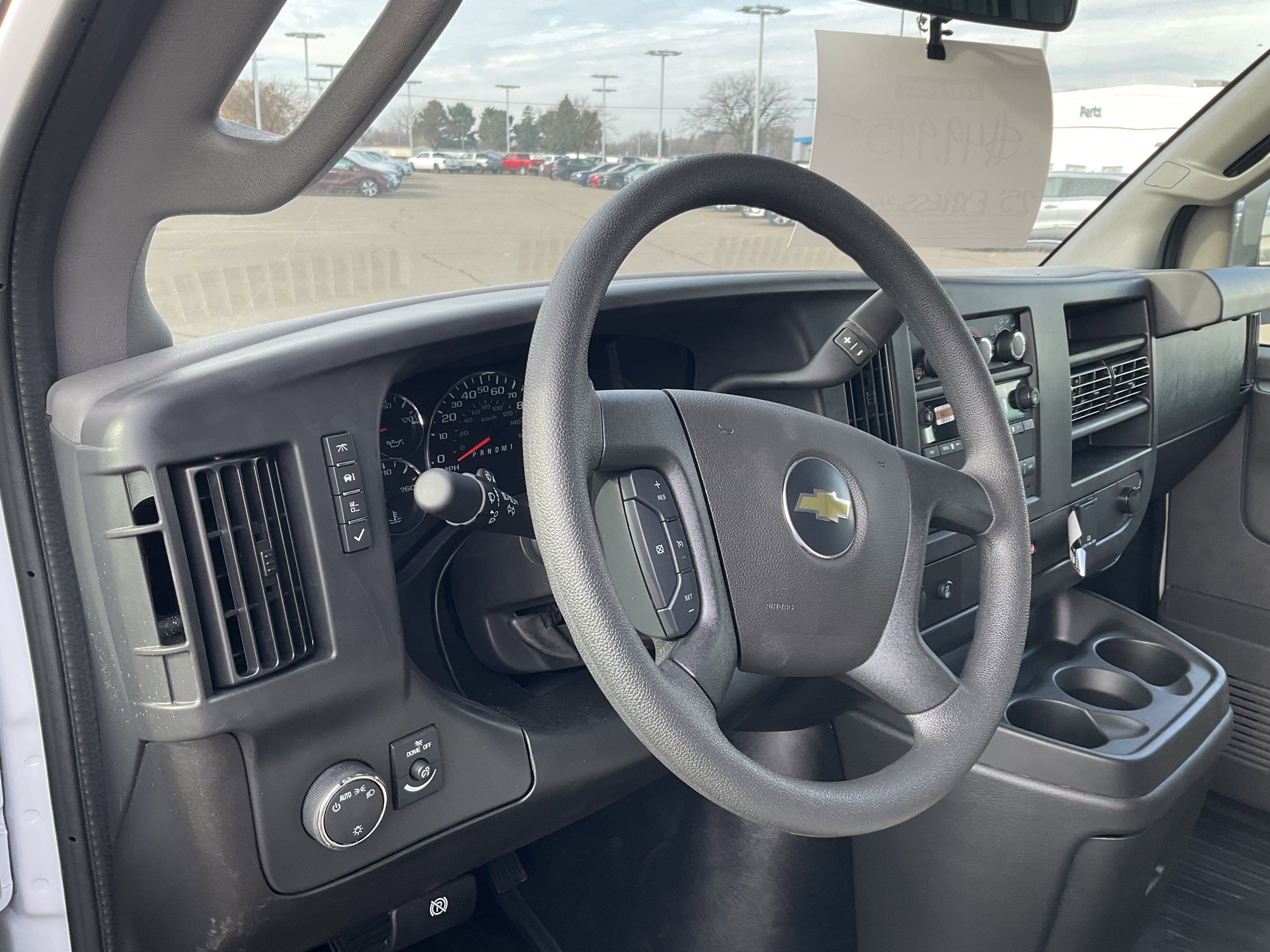 2025 Chevrolet Express Cargo 3500 WT